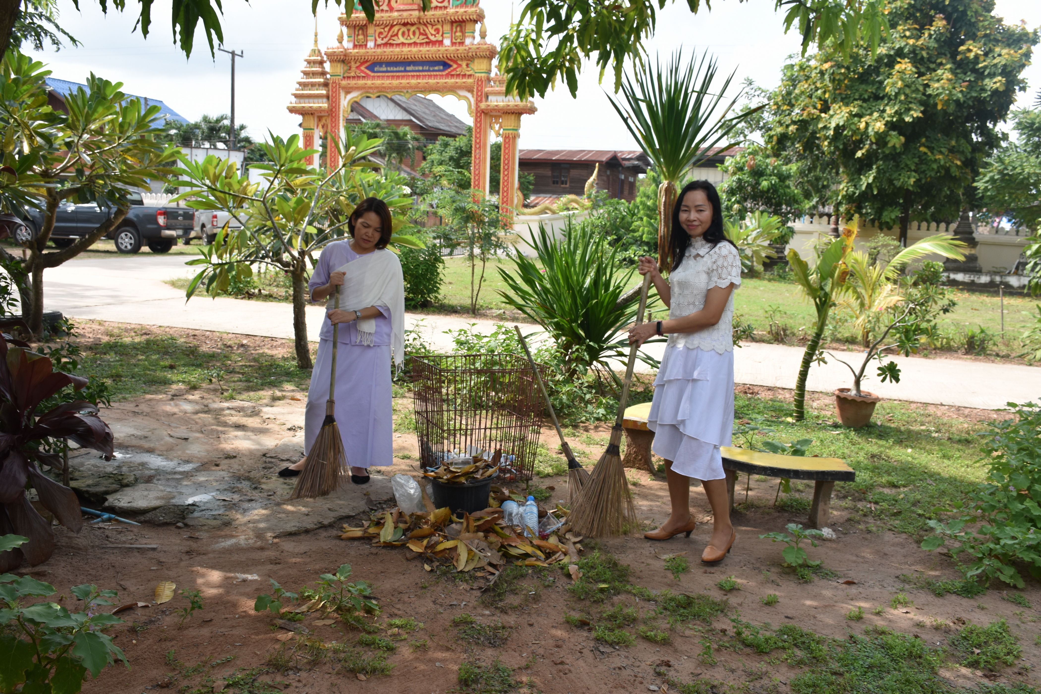 15 สิงหาคม 2560  สำนักงานพัฒนาชุมชนจังหวัดมหาสารคาม จัดกิจกรรมการเสริมสร้างคุณธรรมจริยธรรมข้าราชการและบุคลากรกรมการพัฒนาชุมชน