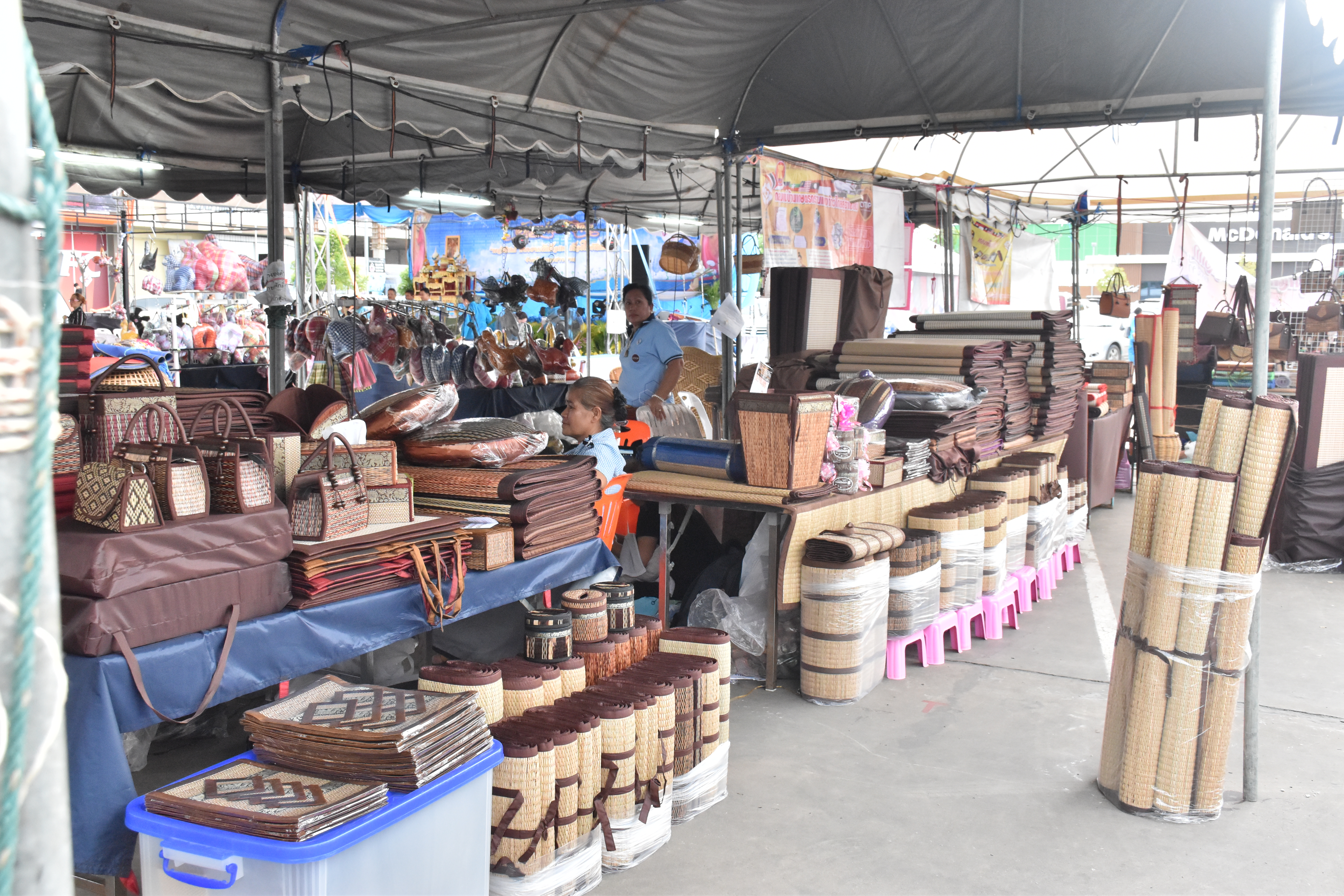 8 สิงหาคม 2560  สำนักงานพัฒนาชุมชนจังหวัดมหาสารคาม จัดกิจกรรม  “รวมพลังสตรี ทำความดีเพื่อแม่” เนื่องในวันแม่แห่งชาติ ปี 2560  ระหว่างวันที่ 7 – 9 สิงหาคม 2560