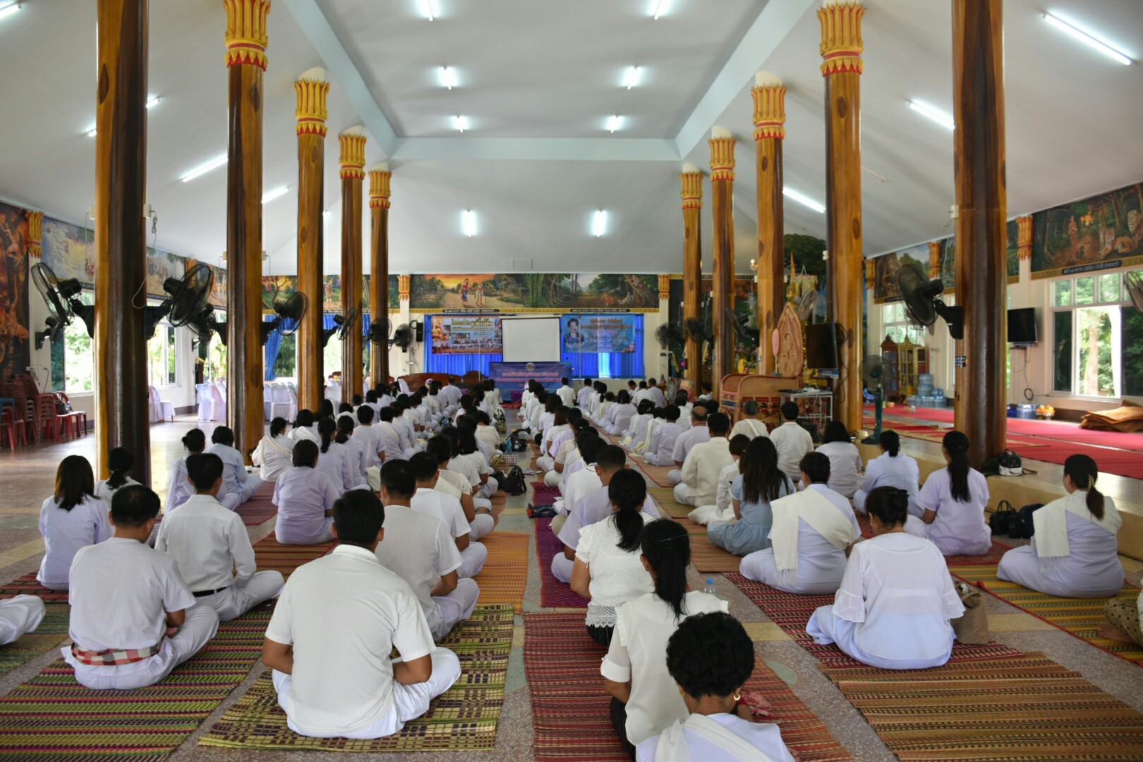15 สิงหาคม 2560  สำนักงานพัฒนาชุมชนจังหวัดมหาสารคาม จัดกิจกรรมการเสริมสร้างคุณธรรมจริยธรรมข้าราชการและบุคลากรกรมการพัฒนาชุมชน