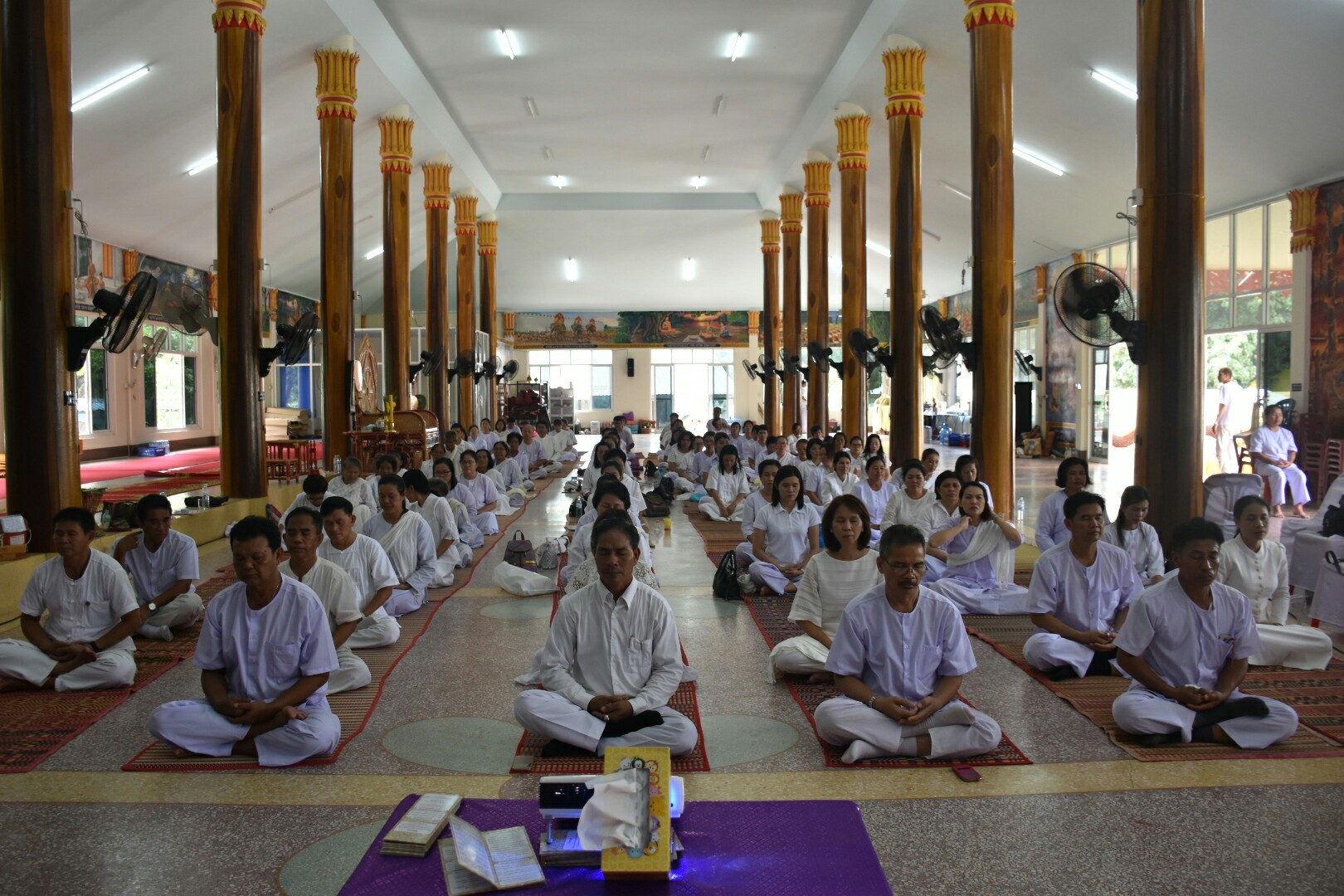 15 สิงหาคม 2560  สำนักงานพัฒนาชุมชนจังหวัดมหาสารคาม จัดกิจกรรมการเสริมสร้างคุณธรรมจริยธรรมข้าราชการและบุคลากรกรมการพัฒนาชุมชน