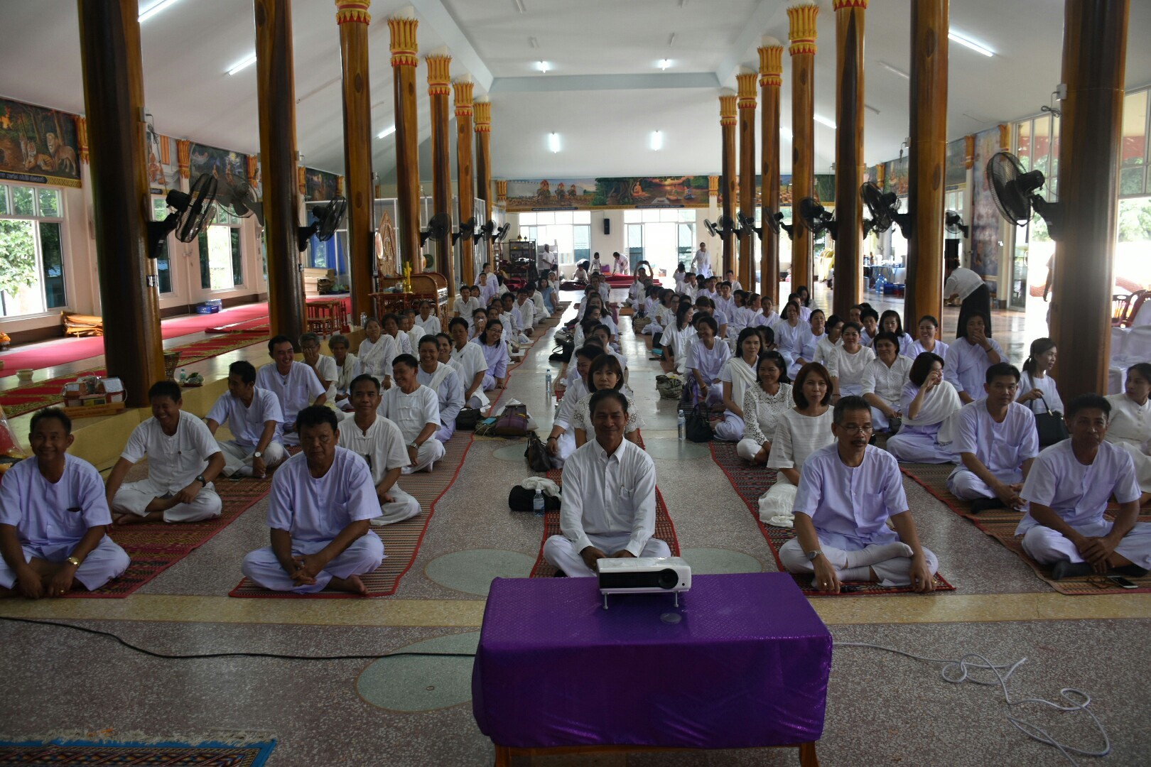 15 สิงหาคม 2560  สำนักงานพัฒนาชุมชนจังหวัดมหาสารคาม จัดกิจกรรมการเสริมสร้างคุณธรรมจริยธรรมข้าราชการและบุคลากรกรมการพัฒนาชุมชน