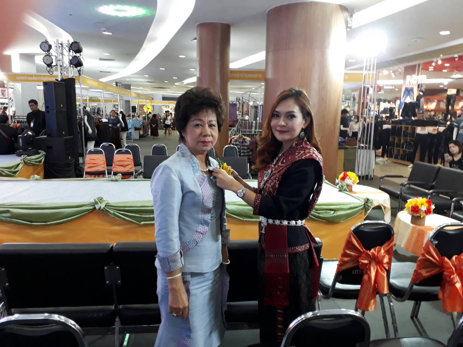 6 กันยายน 2560 นางไพเราะ รอยตระกูล รองผู้ว่าราชการจังหวัดมหาสารคาม เป็นประธานเปิดงานมหกรรมเส้นฝ้ายสายไหมใยวัฒนธรรม กำหนดการจัดงานระหว่างวันที่ 6-10 กันยายน 2560 ณ ลานโปรโมชั่น ชั้น 1 ศูนย์การค้าอยุธยาซิตี้พาร์ค ตำบลคลองสวน อำเภอพระนครศรีอยุธยา จังหวัดพระนครศรีอยุธยา