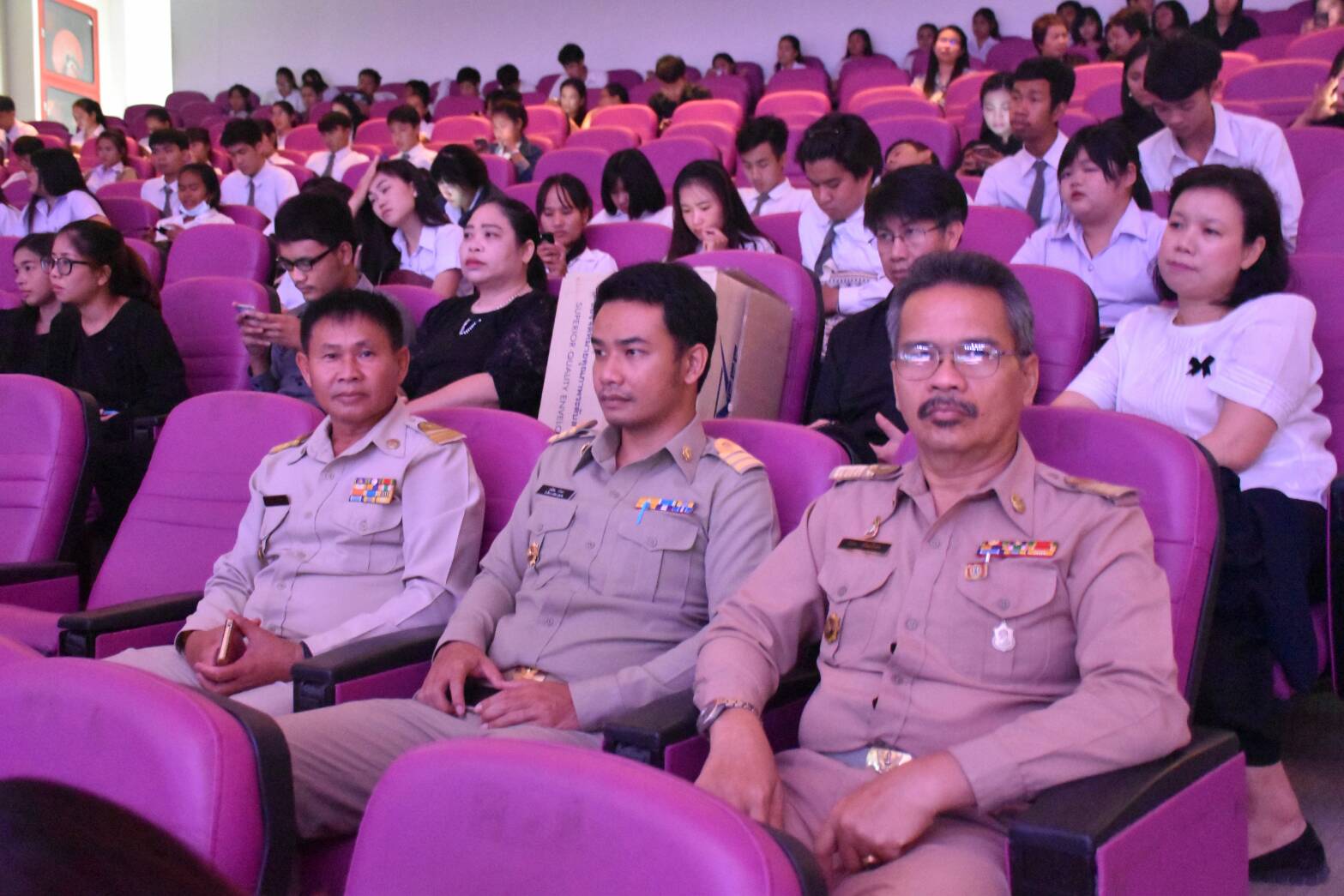 4 กันยายน 2560 พิธีส่งมอบดอกไม้จันทน์พระราชทาน เพื่อทูลเกล้าฯ ถวายในพระราชพิธีถวายพระเพลิงพระบรมศพพระบาทสมเด็จพระปรมินทรมหาภูมิพลอดุลยเดช (รัชกาลที่ 9)