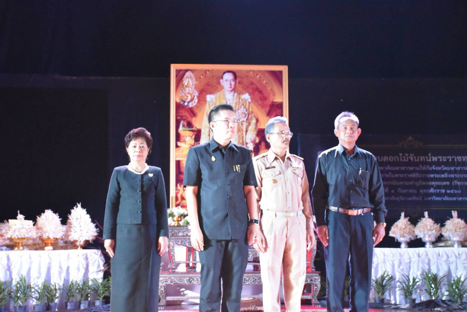 4 กันยายน 2560 พิธีส่งมอบดอกไม้จันทน์พระราชทาน เพื่อทูลเกล้าฯ ถวายในพระราชพิธีถวายพระเพลิงพระบรมศพพระบาทสมเด็จพระปรมินทรมหาภูมิพลอดุลยเดช (รัชกาลที่ 9)