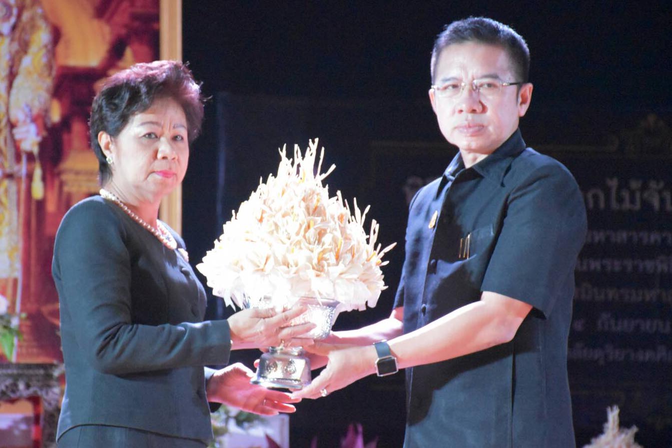 4 กันยายน 2560 พิธีส่งมอบดอกไม้จันทน์พระราชทาน เพื่อทูลเกล้าฯ ถวายในพระราชพิธีถวายพระเพลิงพระบรมศพพระบาทสมเด็จพระปรมินทรมหาภูมิพลอดุลยเดช (รัชกาลที่ 9)