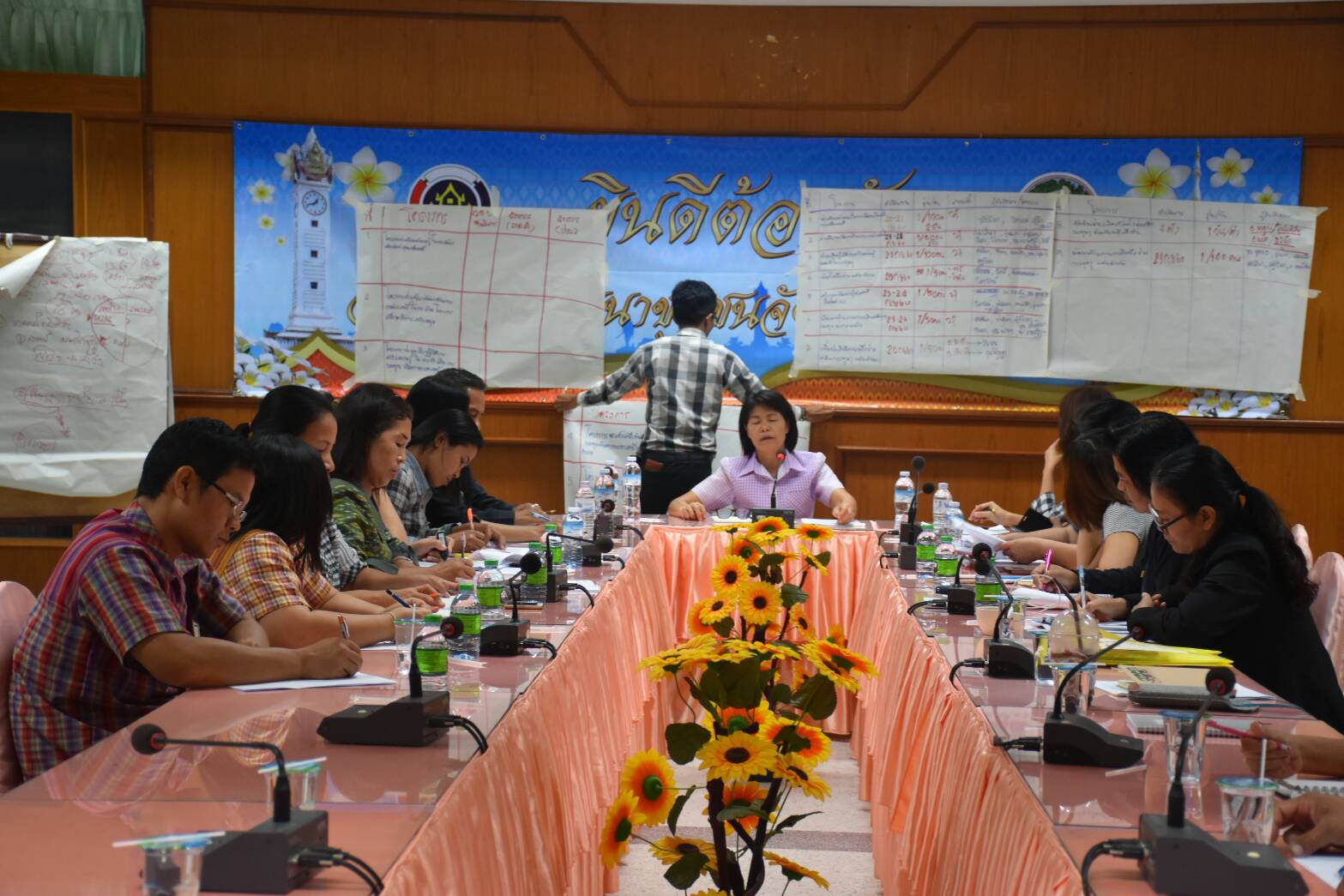 15 กันยายน 2560 การประชุมสำนักงานพัฒนาชุมชนจังหวัดมหาสารคาม ประจำเดือนกันยายน ณ ห้องประชุม 106/1 ศาลากลางจังหวัดมหาสารคาม