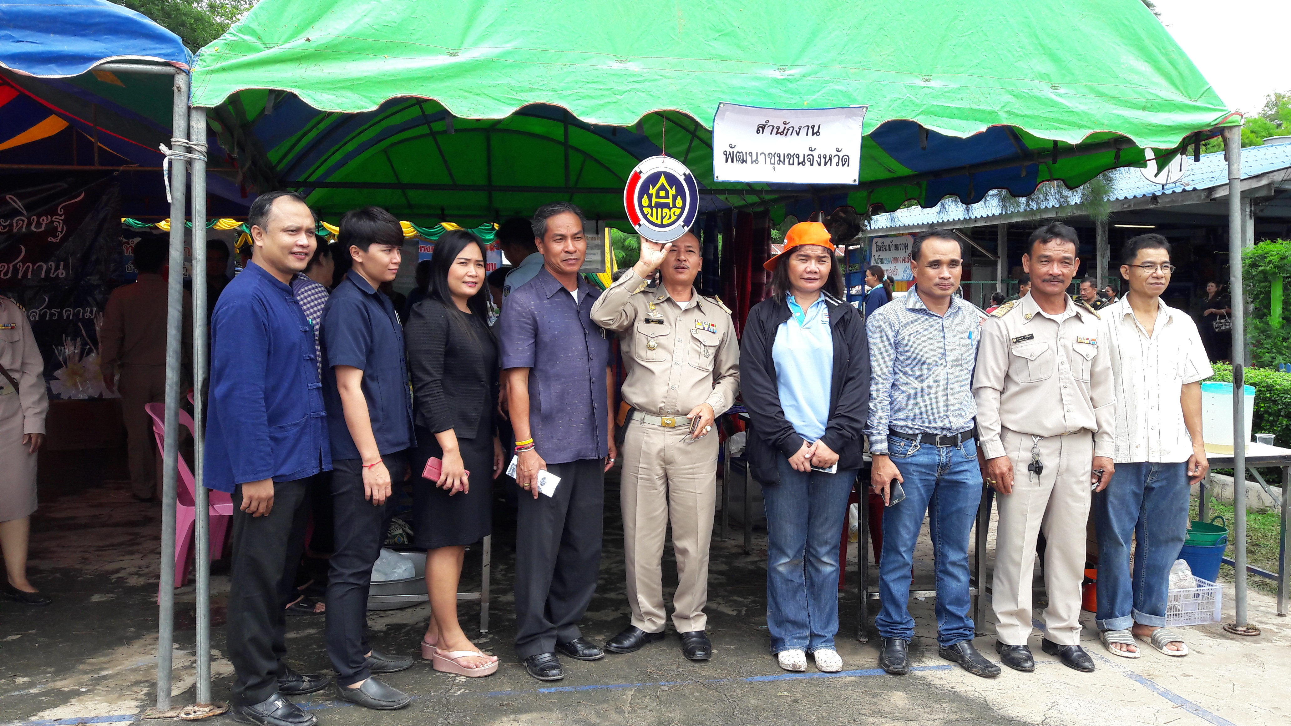 20 กันยายน 2560 นายเสน่ห์ นนทะโชติ ผู้ว่าราชการจังหวัดมหาสารคาม เป็นประธานการออกบริการประชาชนตามโครงการปกป้องและเชิดชูสถาบันพระมหากษัตริย์ และหน่วยบำบัดทุกข์บำรุงสุขสร้างรอยยิ้มให้ประชาชนจังหวัดมหาสารคาม ปีงบประมาณ 2560