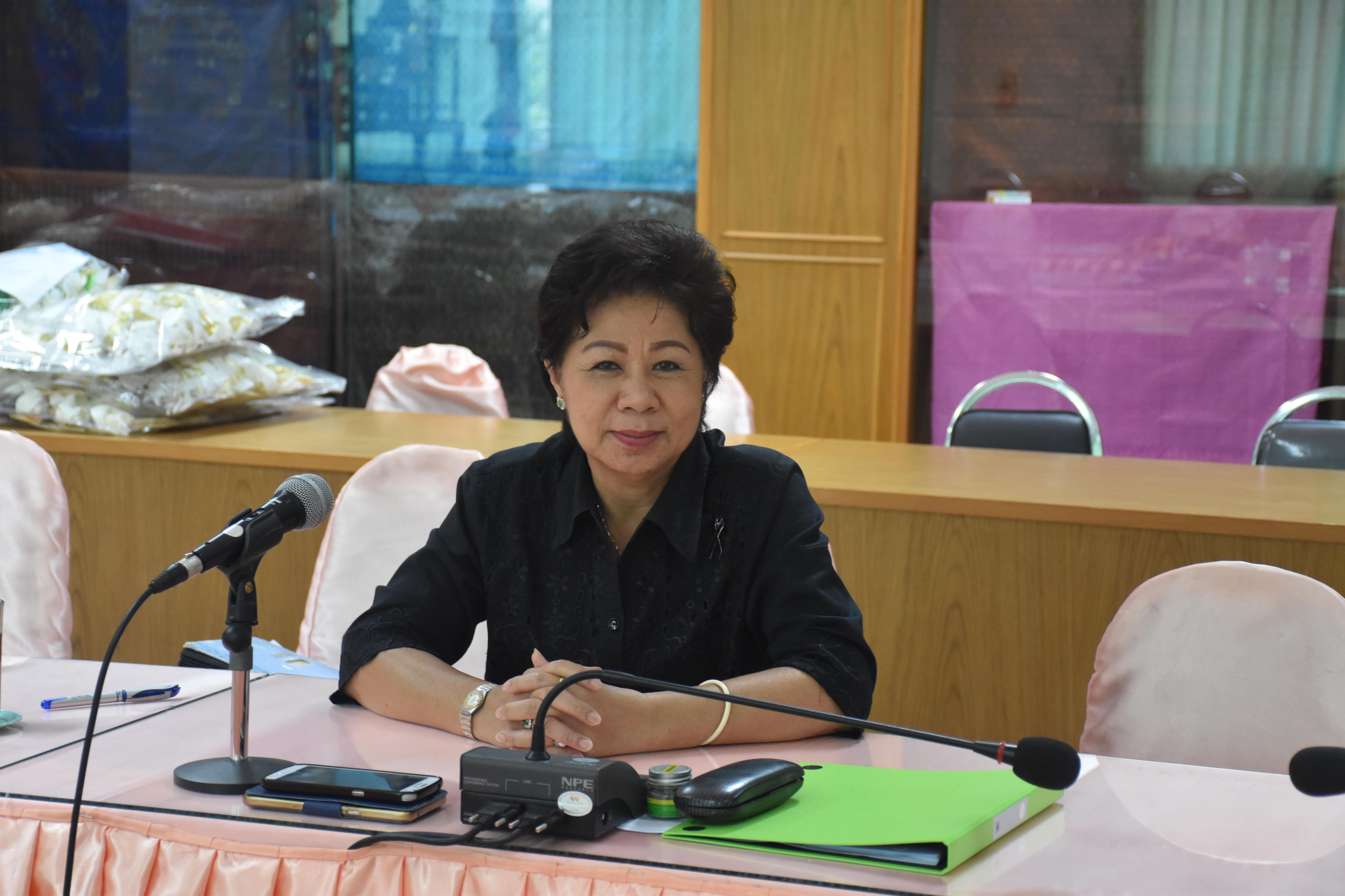12 กันยายน 2560 พัฒนาการจังหวัดมหาสารคาม พร้อมหัวหน้าฝ่ายและเจ้าหน้าที่พัฒนาชุมชน ร่วมการประชุม Video Conference เพื่อรับทราบแนวทางการประเมินผลทุนหมุนเวียนกองทุนพัฒนาบทบาทสตรี ประจำปีบัญชี 2560