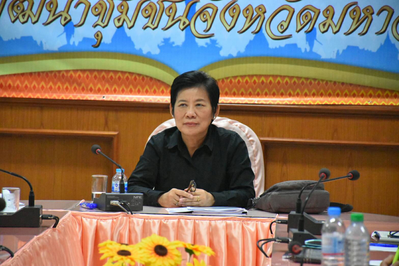 6 ตุลาคม 2560  นางบุญยิ่ง เทศน้อย พัฒนาการจังหวัดมหาสารคาม เป็นประธานการประชุมคณะทำงานดอกไม้จันทน์สำหรับประชาชน