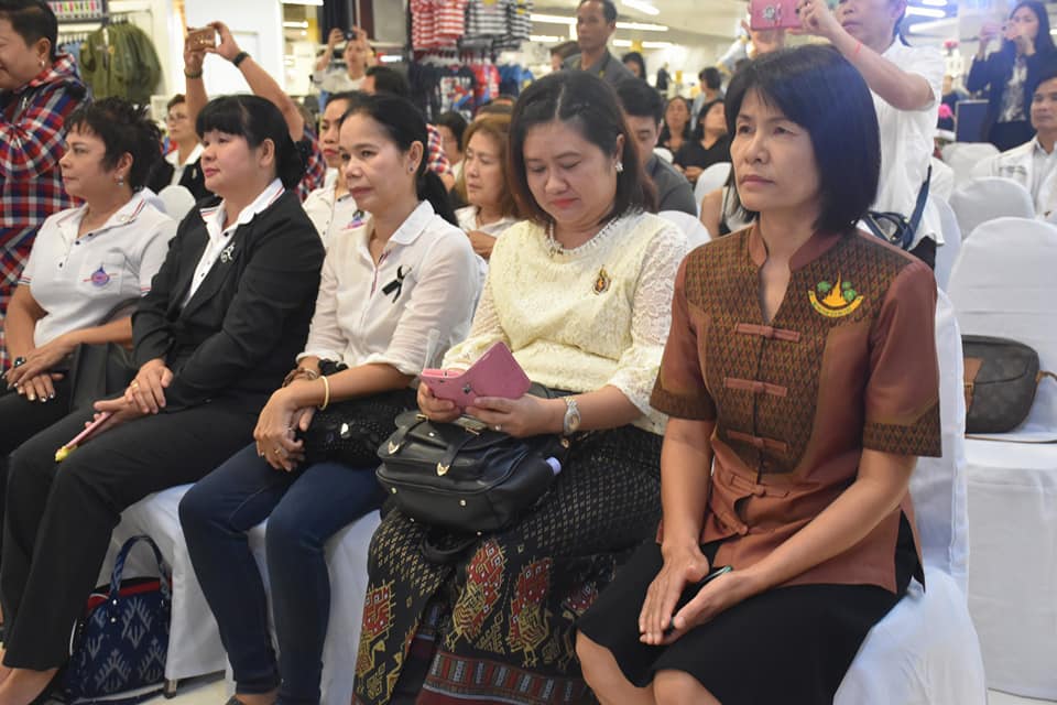 4 ตุลาคม 2560 งานแถลงข่าวโครงการบรรพชาสามเณร เพื่อถวายเป็นพระราชกุศลแด่พระบาทสมเด็จพระปรมินทรมหาภูมิพลอดุลยเดช รัชกาลที่ 9 เนื่องในโอกาสครบ 1 ปี เสด็จสวรรคต ณ บริเวณศููนย์การค้าเสริมไทยคอมเพล็กซ์