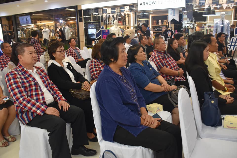 4 ตุลาคม 2560 งานแถลงข่าวโครงการบรรพชาสามเณร เพื่อถวายเป็นพระราชกุศลแด่พระบาทสมเด็จพระปรมินทรมหาภูมิพลอดุลยเดช รัชกาลที่ 9 เนื่องในโอกาสครบ 1 ปี เสด็จสวรรคต ณ บริเวณศููนย์การค้าเสริมไทยคอมเพล็กซ์