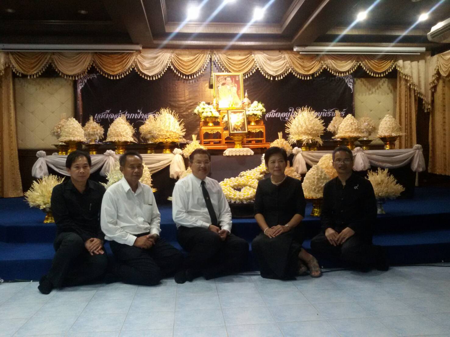 11 ตุลาคม 2560  อำเภอเมืองมหาสารคาม ส่งมอบดอกไม้จันทน์พระราชทานให้จังหวัดมหาสารคาม จำนวน 214,580 ดอก