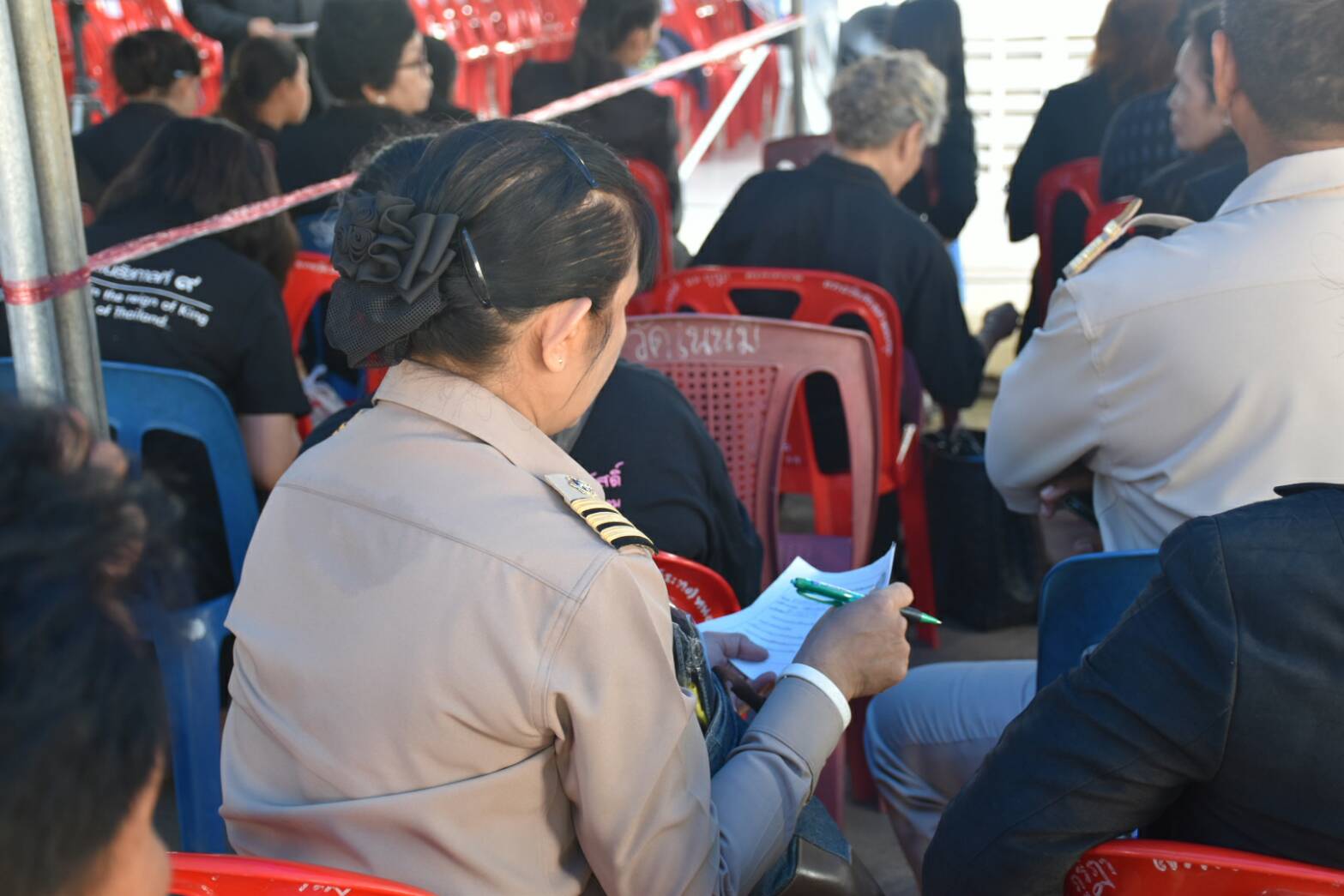 11 ตุลาคม 2560 การประชุมชี้แจงประชาชนจิตอาสาเฉพาะกิจ พระราชพิธีถวายพระเพลิงพระบรมศพพระบาทสมเด็จพระปรมินทรมหาภูมิพลอดุลยเดช บรมนาถบพิตร ประเภทงานดอกไม้จันทน์
