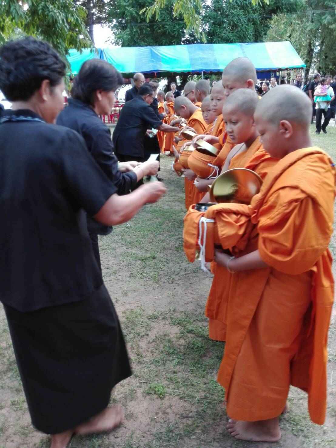 12 ตุลาคม 2560 เวลา 14.00 น.  บริษัทประชารัฐรักษามัคคีมหาสารคาม (วิสาหกิจเพื่อสังคม) จำกัด จัดโครงการบรรพชาสามเณร เพื่อถวายเป็นพระราชกุศลแด่พระบาทสมเด็จพระปรมิทรมหาภูมิพลอดุลยเดช บรมนาถบพิตร ครบ 1 ปี สวรรคต