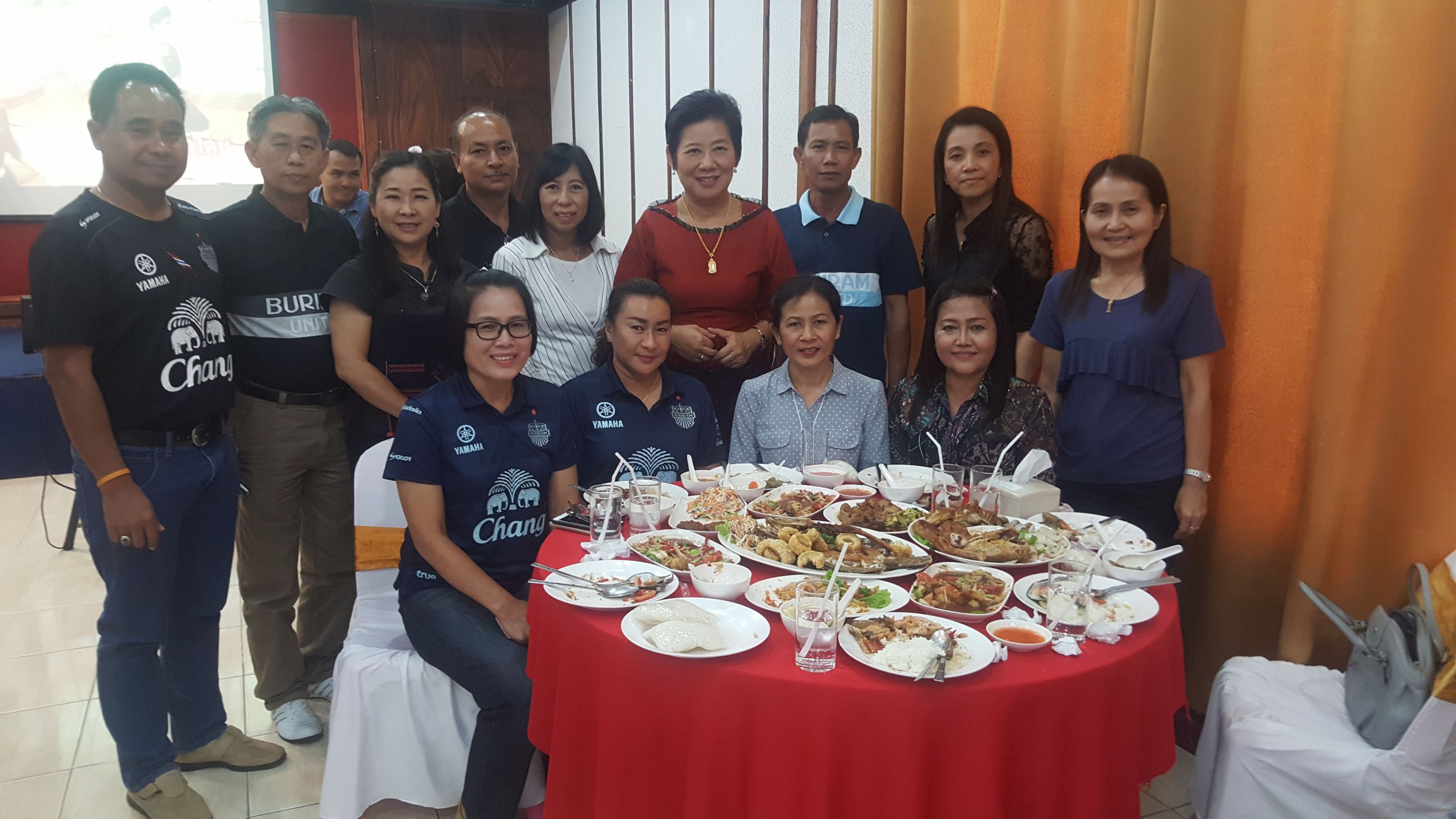 1 ตุลาคม 2560  สำนักงานพัฒนาชุมชนจังหวัดมหาสารคาม ให้การต้อนรับ นางบุญยิ่ง เทศน้อย พัฒนาการจังหวัดมหาสารคาม เนื่องในโอกาสย้ายมาดำรงตำแหน่งพัฒนาการจังหวัดมหาสารคาม