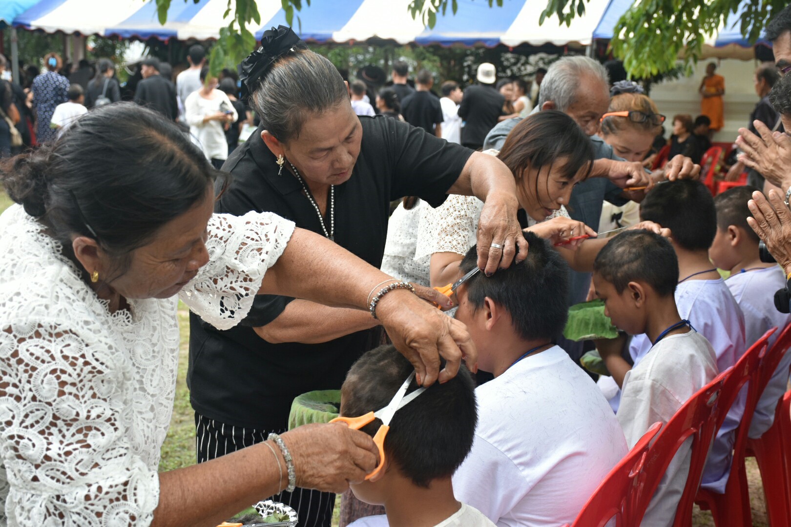 12 ตุลาคม 2560 เวลา 14.00 น.  บริษัทประชารัฐรักษามัคคีมหาสารคาม (วิสาหกิจเพื่อสังคม) จำกัด จัดโครงการบรรพชาสามเณร เพื่อถวายเป็นพระราชกุศลแด่พระบาทสมเด็จพระปรมิทรมหาภูมิพลอดุลยเดช บรมนาถบพิตร ครบ 1 ปี สวรรคต
