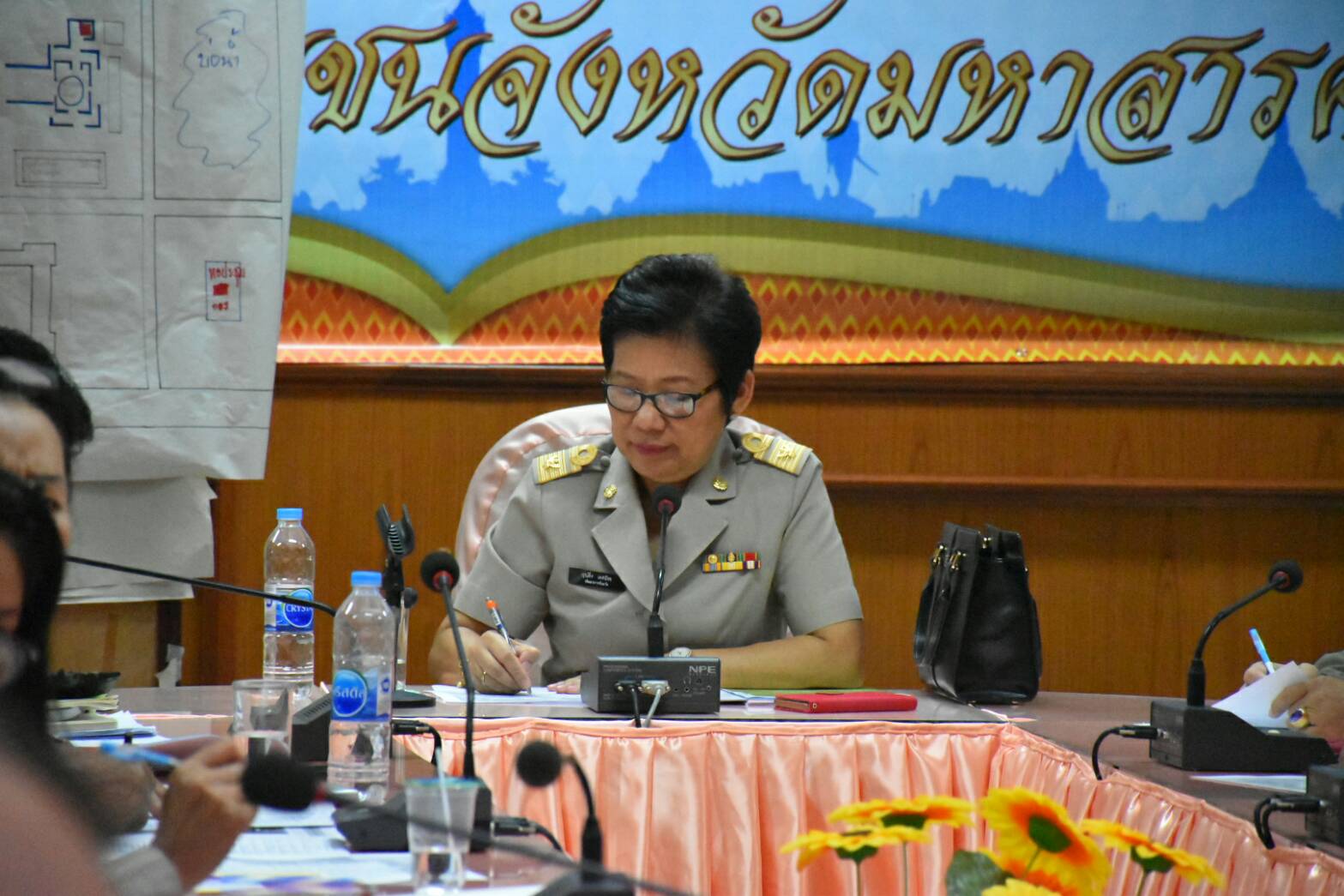 16 ตุลาคม 2560 การประชุมคณะทำงานดอกไม้จันทน์สำหรับประชาชน ในพระราชพิธีถวายพระเพลิงพระบรมศพพระบาทสมเด็จพระปรมินทรมหาภูมิพลอดุลยเดช บรมนาถบพิตร จังหวัดมหาสารคาม