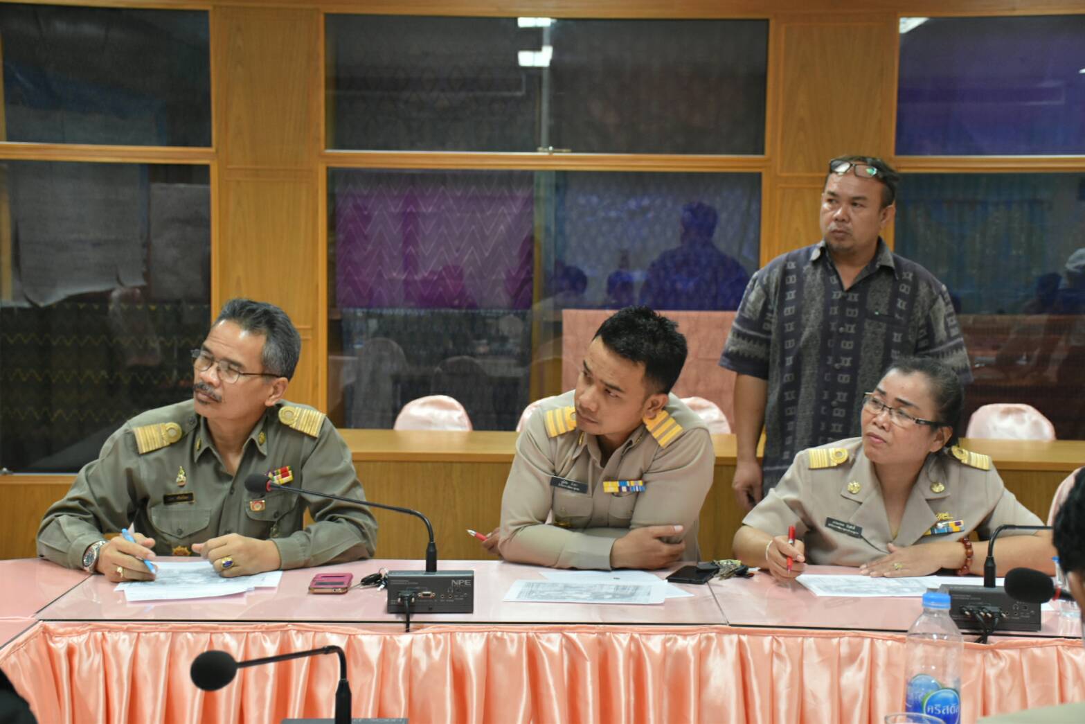 16 ตุลาคม 2560 การประชุมคณะทำงานดอกไม้จันทน์สำหรับประชาชน ในพระราชพิธีถวายพระเพลิงพระบรมศพพระบาทสมเด็จพระปรมินทรมหาภูมิพลอดุลยเดช บรมนาถบพิตร จังหวัดมหาสารคาม