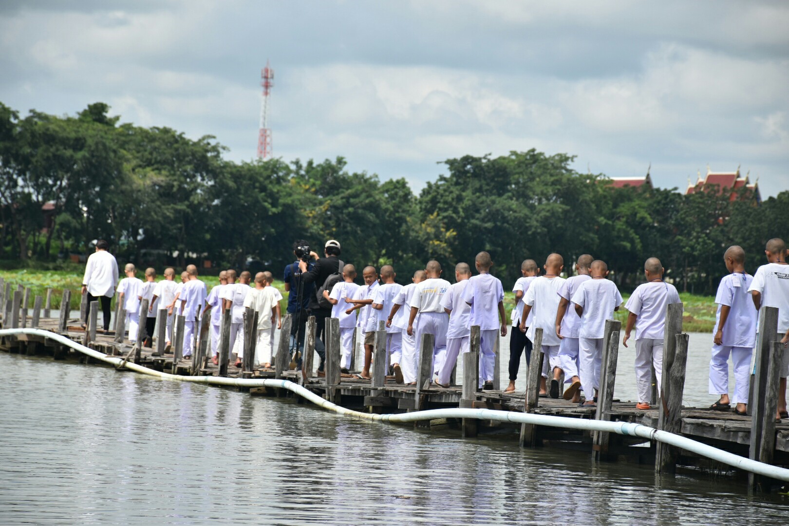 12 ตุลาคม 2560 เวลา 14.00 น.  บริษัทประชารัฐรักษามัคคีมหาสารคาม (วิสาหกิจเพื่อสังคม) จำกัด จัดโครงการบรรพชาสามเณร เพื่อถวายเป็นพระราชกุศลแด่พระบาทสมเด็จพระปรมิทรมหาภูมิพลอดุลยเดช บรมนาถบพิตร ครบ 1 ปี สวรรคต