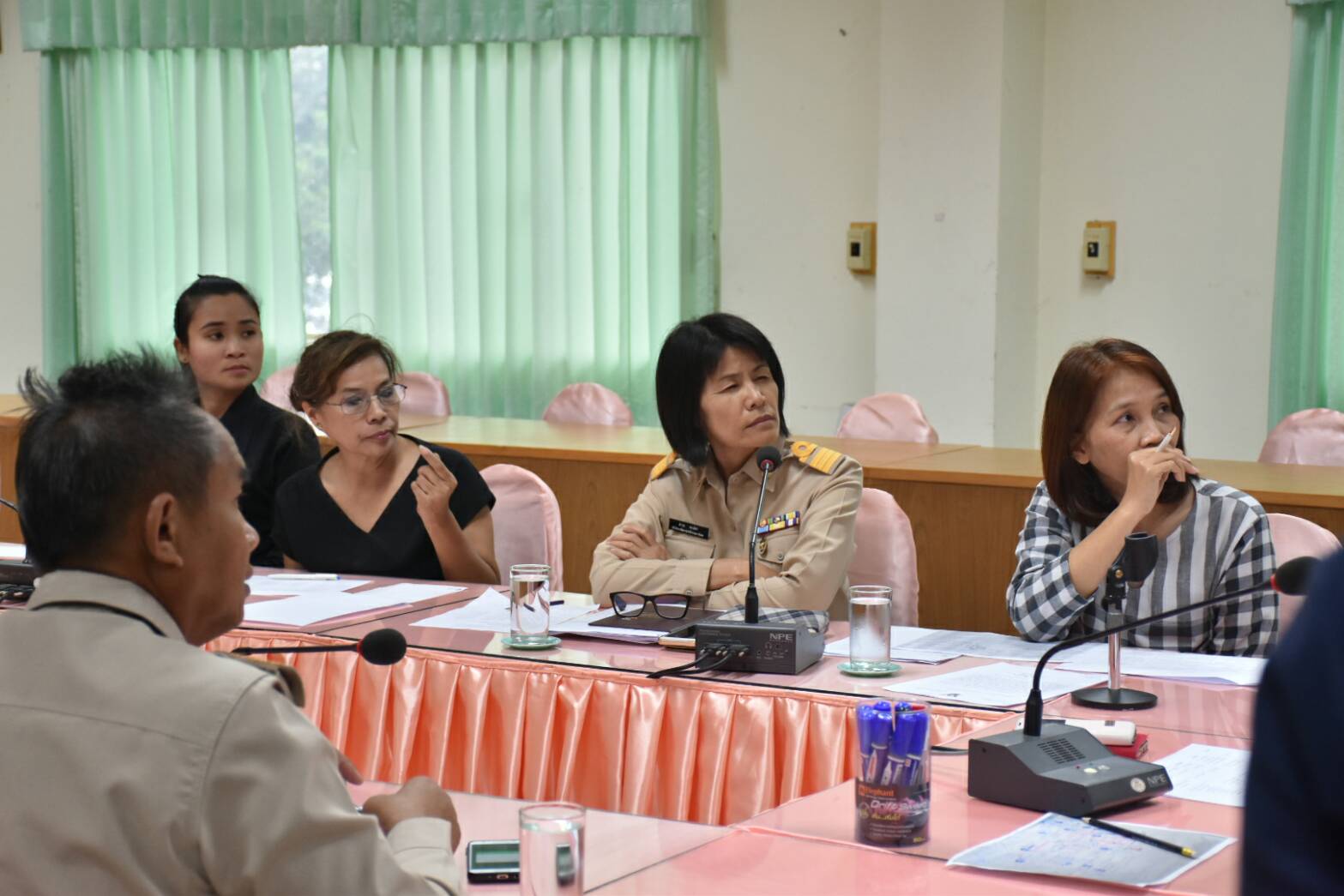 18 ตุลาคม 2560 การประชุมคณะทำงานดอกไม้จันทน์สำหรับประชาชน ในพระราชพิธีถวายพระเพลิงพระบรมศพพระบาทสมเด็จพระปรมินทรมหาภูมิพลอดุลยเดช บรมนาถบพิตร จังหวัดมหาสารคาม