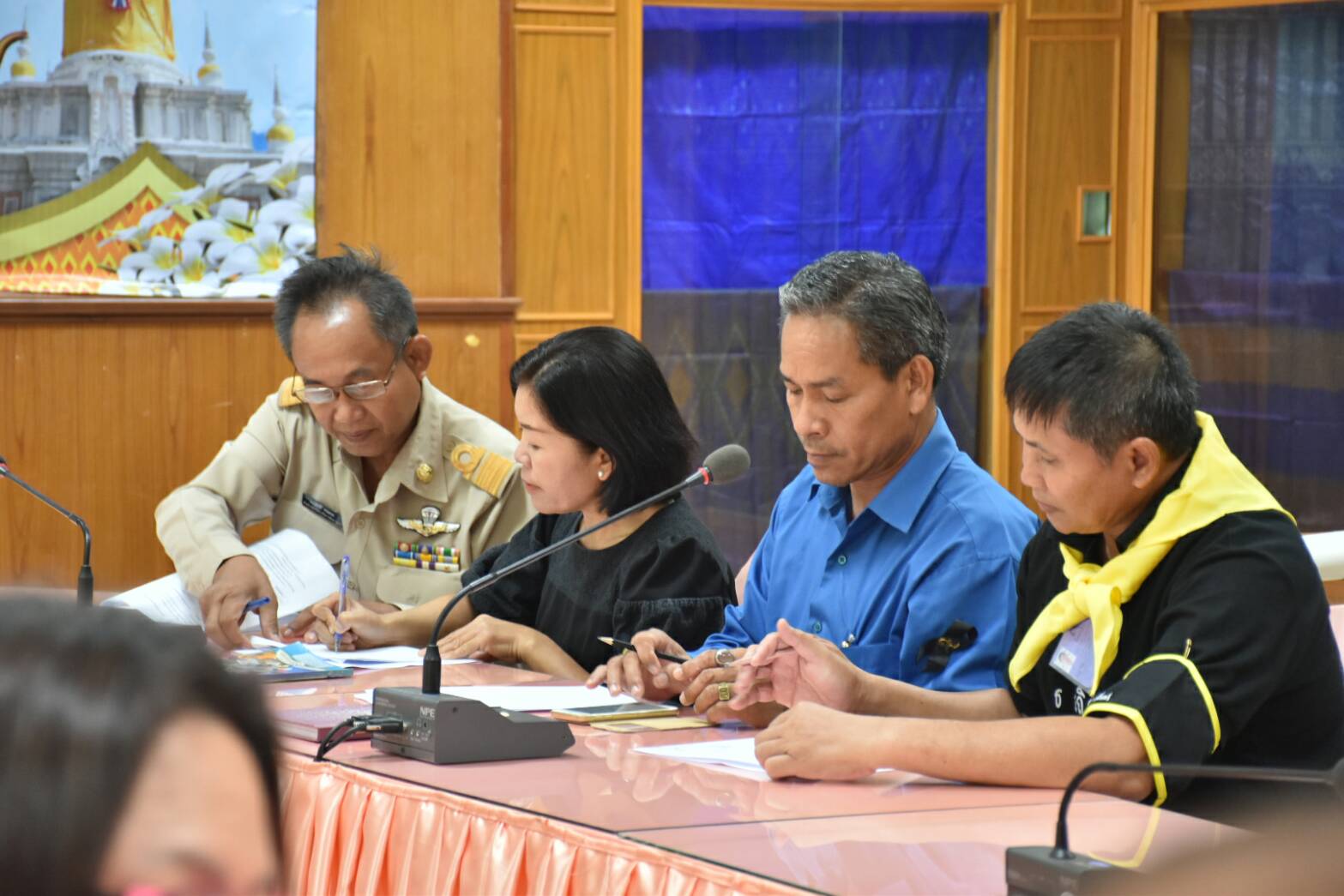 18 ตุลาคม 2560 การประชุมคณะทำงานดอกไม้จันทน์สำหรับประชาชน ในพระราชพิธีถวายพระเพลิงพระบรมศพพระบาทสมเด็จพระปรมินทรมหาภูมิพลอดุลยเดช บรมนาถบพิตร จังหวัดมหาสารคาม