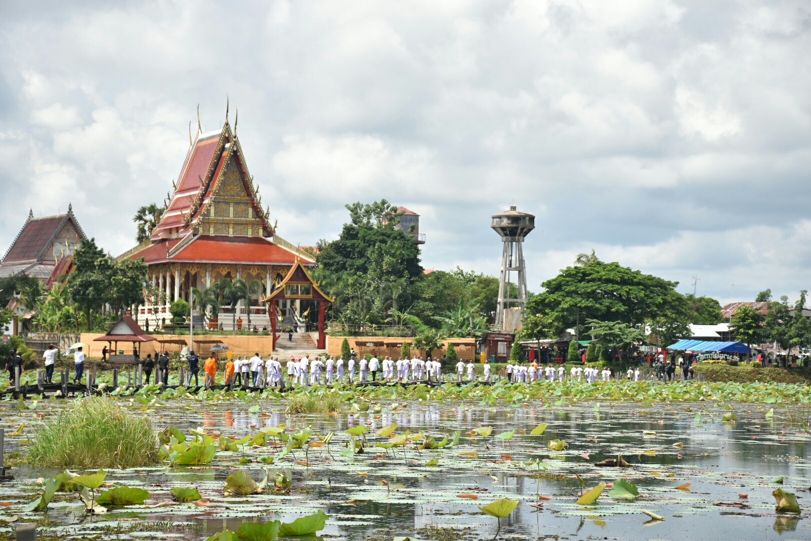 12 ตุลาคม 2560 เวลา 14.00 น.  บริษัทประชารัฐรักษามัคคีมหาสารคาม (วิสาหกิจเพื่อสังคม) จำกัด จัดโครงการบรรพชาสามเณร เพื่อถวายเป็นพระราชกุศลแด่พระบาทสมเด็จพระปรมิทรมหาภูมิพลอดุลยเดช บรมนาถบพิตร ครบ 1 ปี สวรรคต