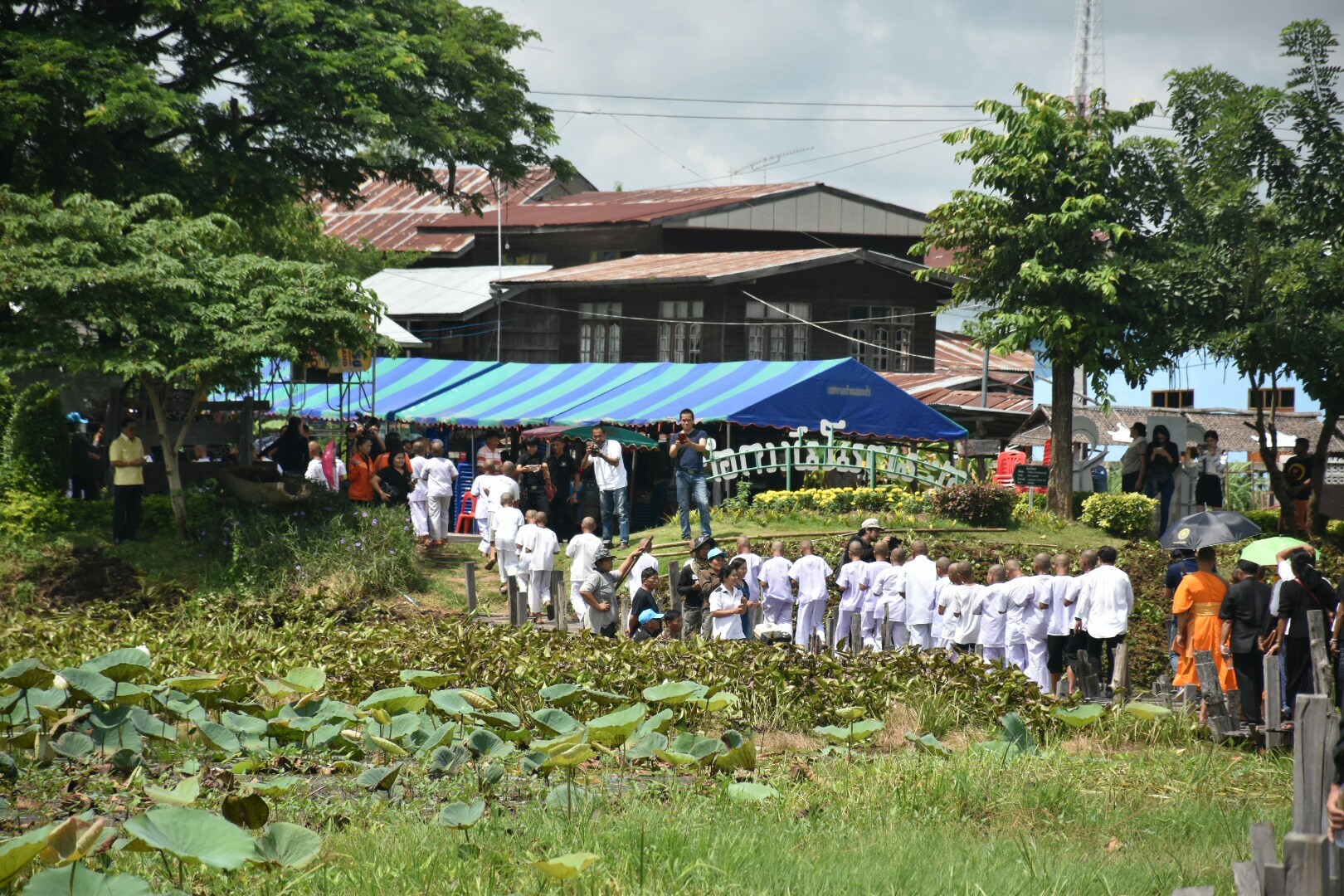 12 ตุลาคม 2560 เวลา 14.00 น.  บริษัทประชารัฐรักษามัคคีมหาสารคาม (วิสาหกิจเพื่อสังคม) จำกัด จัดโครงการบรรพชาสามเณร เพื่อถวายเป็นพระราชกุศลแด่พระบาทสมเด็จพระปรมิทรมหาภูมิพลอดุลยเดช บรมนาถบพิตร ครบ 1 ปี สวรรคต