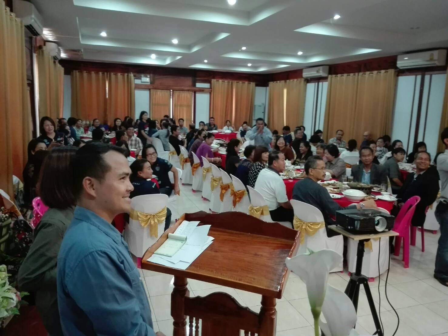 1 ตุลาคม 2560  สำนักงานพัฒนาชุมชนจังหวัดมหาสารคาม ให้การต้อนรับ นางบุญยิ่ง เทศน้อย พัฒนาการจังหวัดมหาสารคาม เนื่องในโอกาสย้ายมาดำรงตำแหน่งพัฒนาการจังหวัดมหาสารคาม