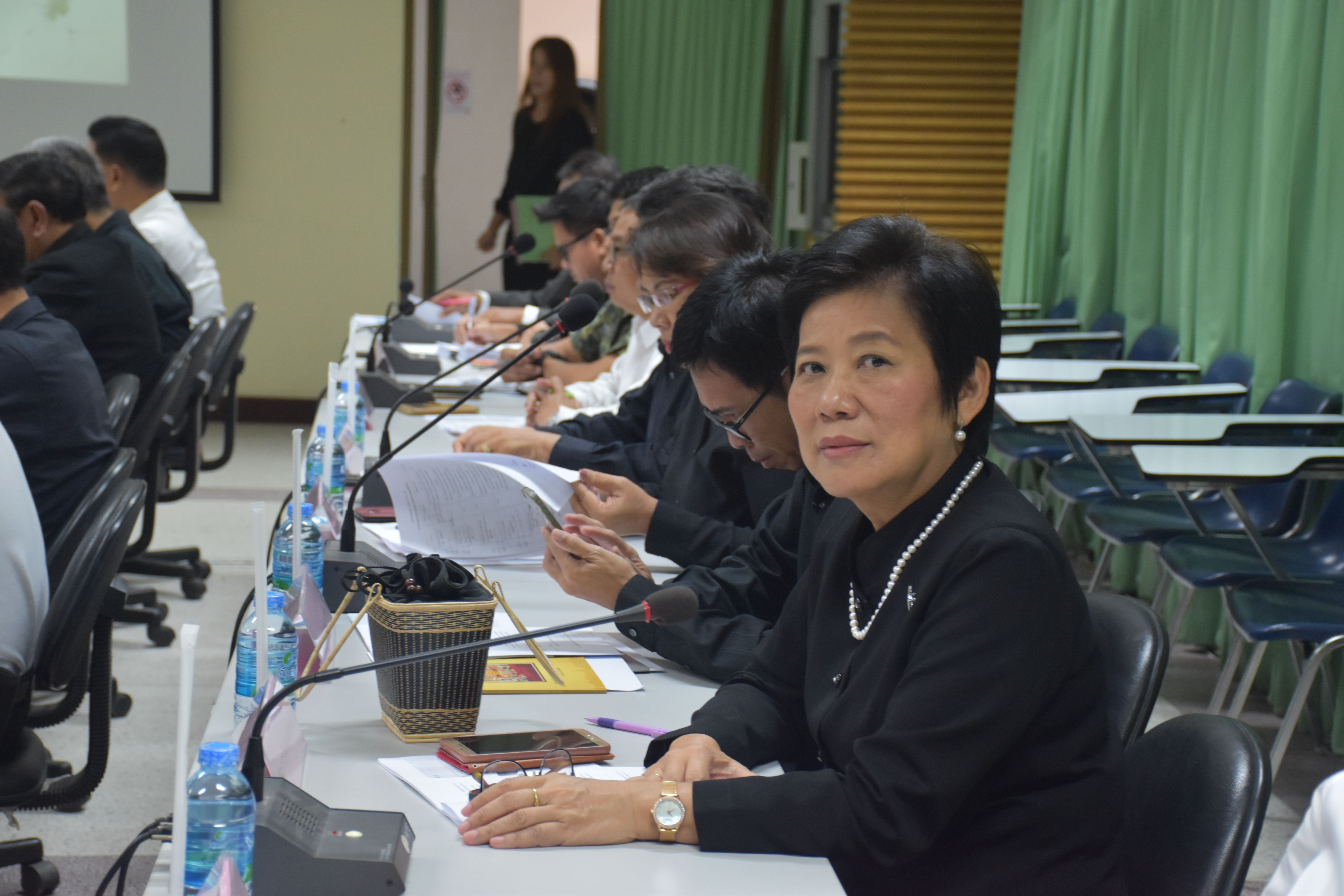 5 ตุลาคม 2560 นายเสน่ห์ นนทะโชติ ผู้ว่าราชการจังหวัดมหาสารคาม เป็นประธานการประชุมคณะกรรมการเฉพาะจิตอาสาเฉพาะกิจ งานพระราชพิธีถวายพระเพลิงพระบรมศพ จังหวัดมหาสารคาม