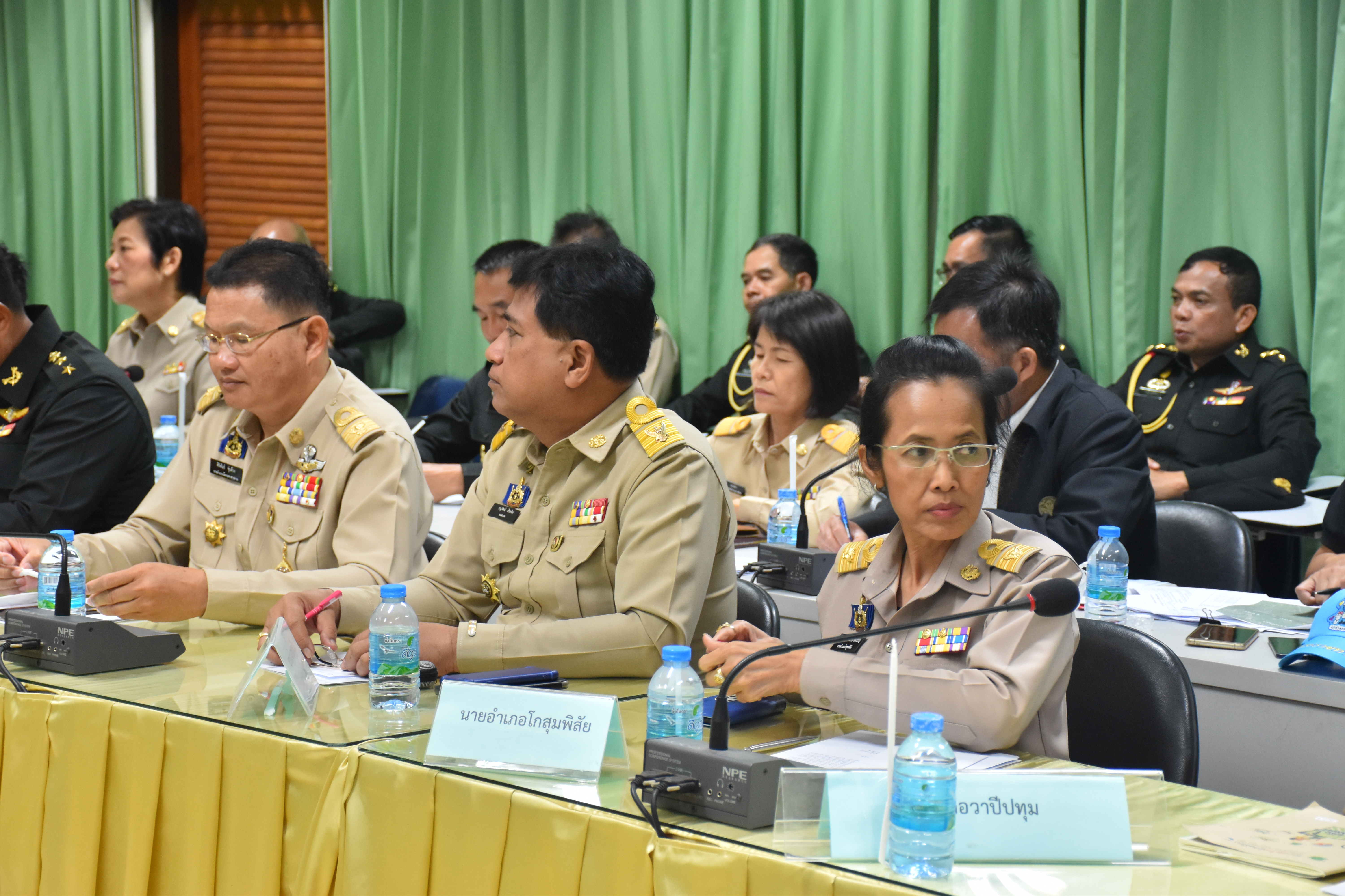 18 ตุลาคม 2560 แม่ทัพภาคที่ 2 และคณะฯ เดินทางมาตรวจเยี่ยมการเตรียมการพระราชพิธีถวายพระเพลิงพระบรมศพฯ และมอบสิ่งของให้กับประชาชนที่ประสบอุทกภัยในพื้นที่จังหวัดมหาสารคาม