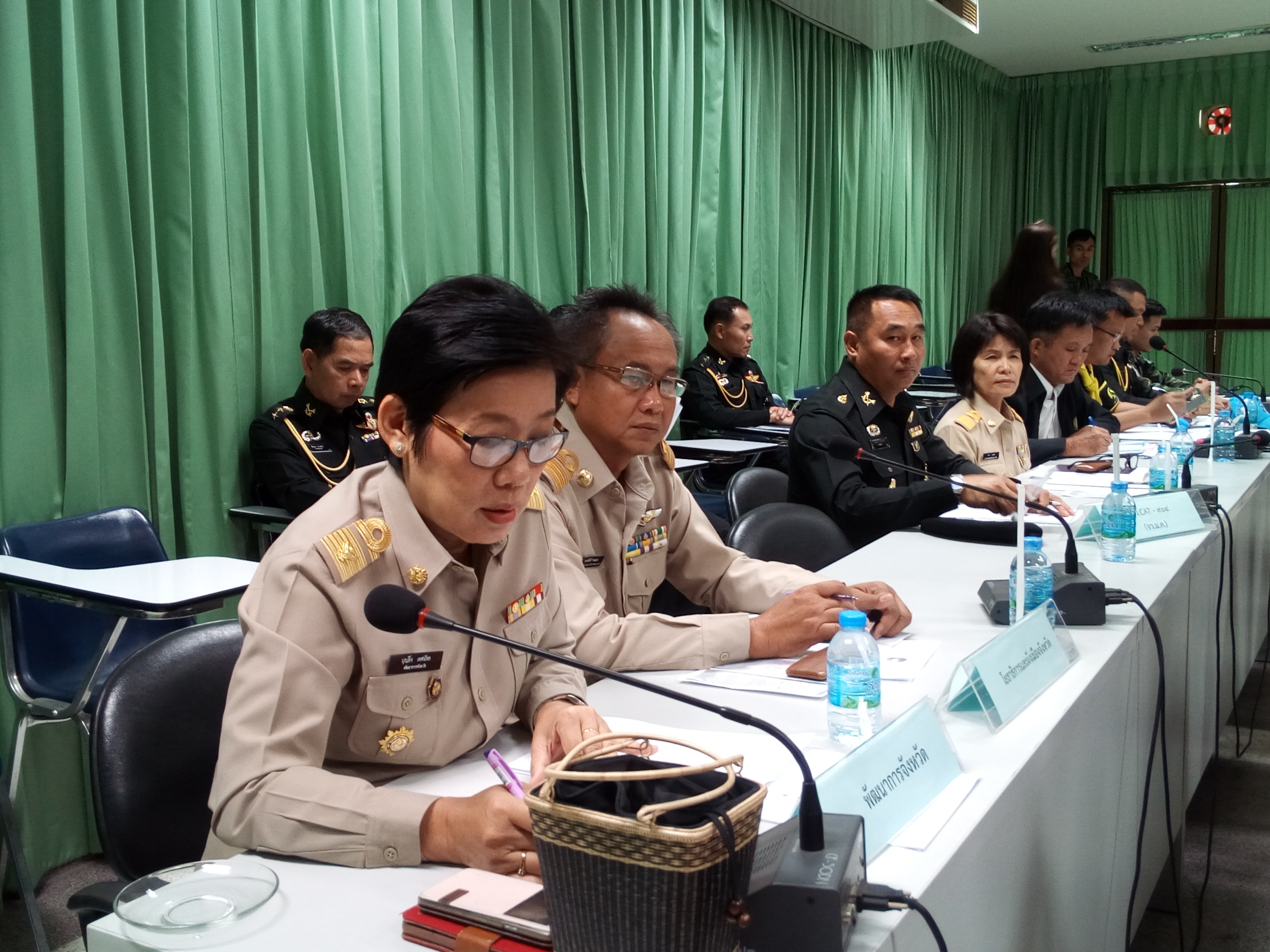 18 ตุลาคม 2560 แม่ทัพภาคที่ 2 และคณะฯ เดินทางมาตรวจเยี่ยมการเตรียมการพระราชพิธีถวายพระเพลิงพระบรมศพฯ และมอบสิ่งของให้กับประชาชนที่ประสบอุทกภัยในพื้นที่จังหวัดมหาสารคาม