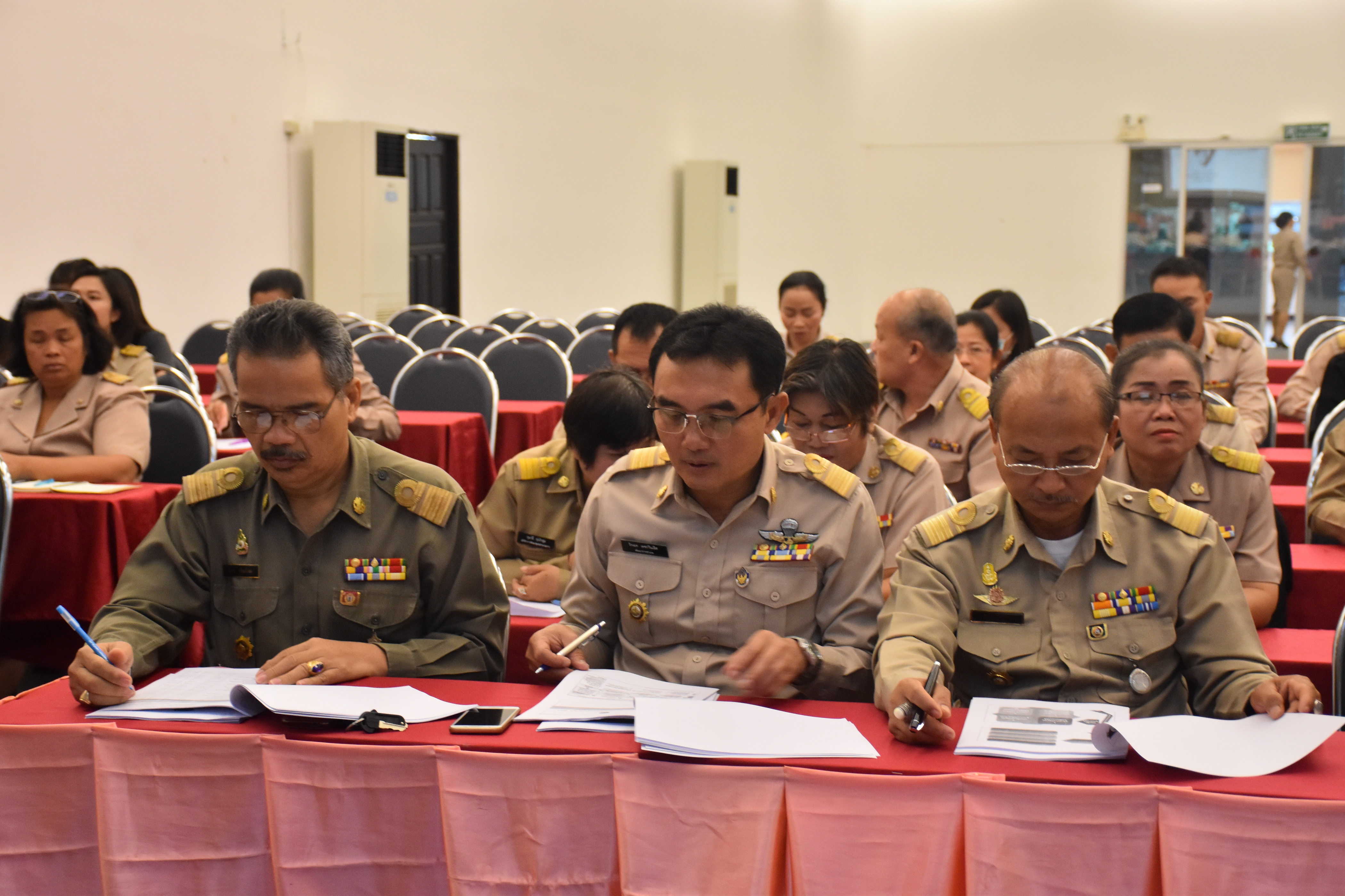 16 ตุลาคม 2560 โครงการการประชุมเชิงปฏิบัติการมอบนโนบายเพื่อเพิ่มประสิทธิภาพการขับเคลื่อนยุทธศาสตร์ กรมการพัฒนาชุมชน ประจำปีงบประมาณ พ.ศ.2561