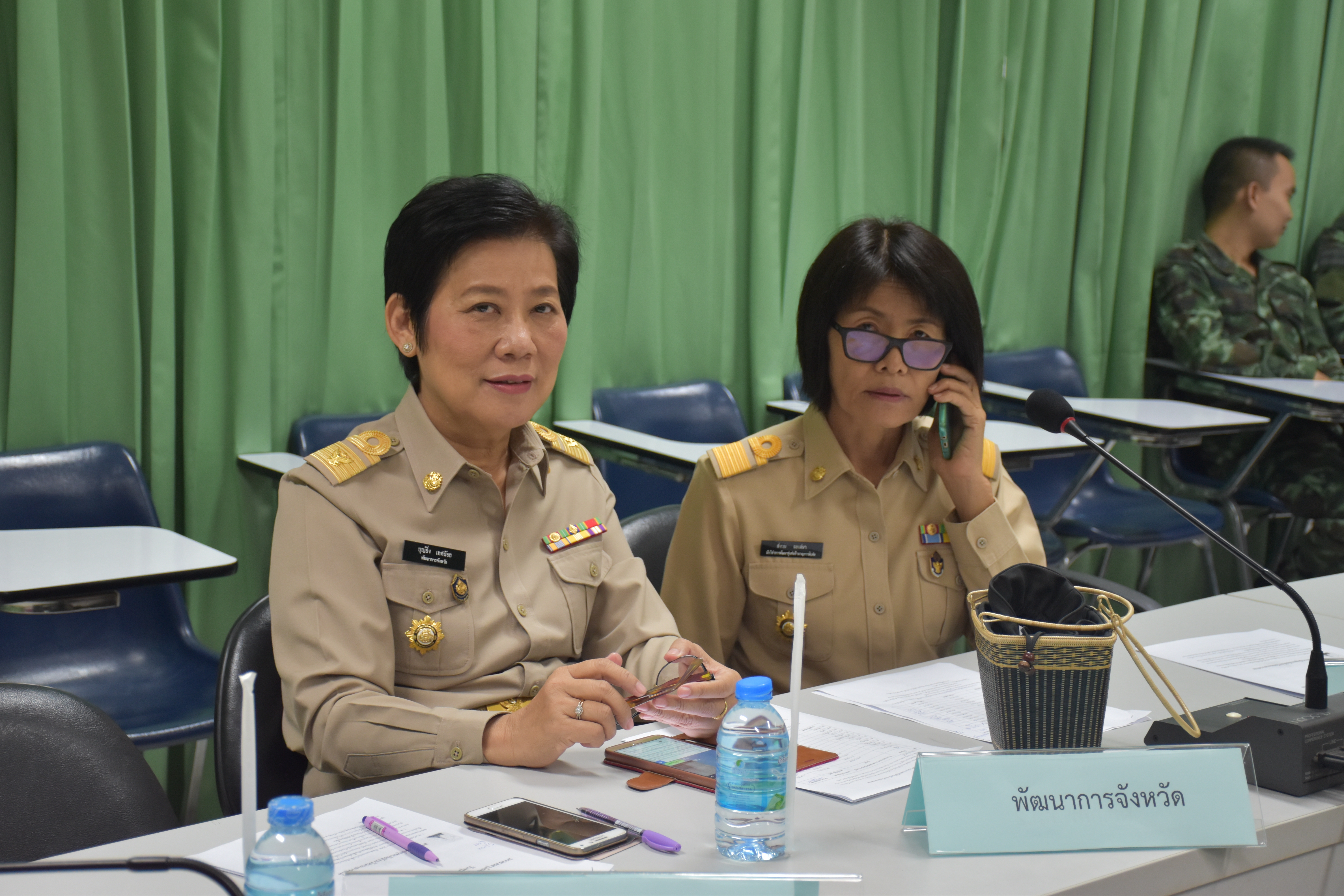 18 ตุลาคม 2560 แม่ทัพภาคที่ 2 และคณะฯ เดินทางมาตรวจเยี่ยมการเตรียมการพระราชพิธีถวายพระเพลิงพระบรมศพฯ และมอบสิ่งของให้กับประชาชนที่ประสบอุทกภัยในพื้นที่จังหวัดมหาสารคาม