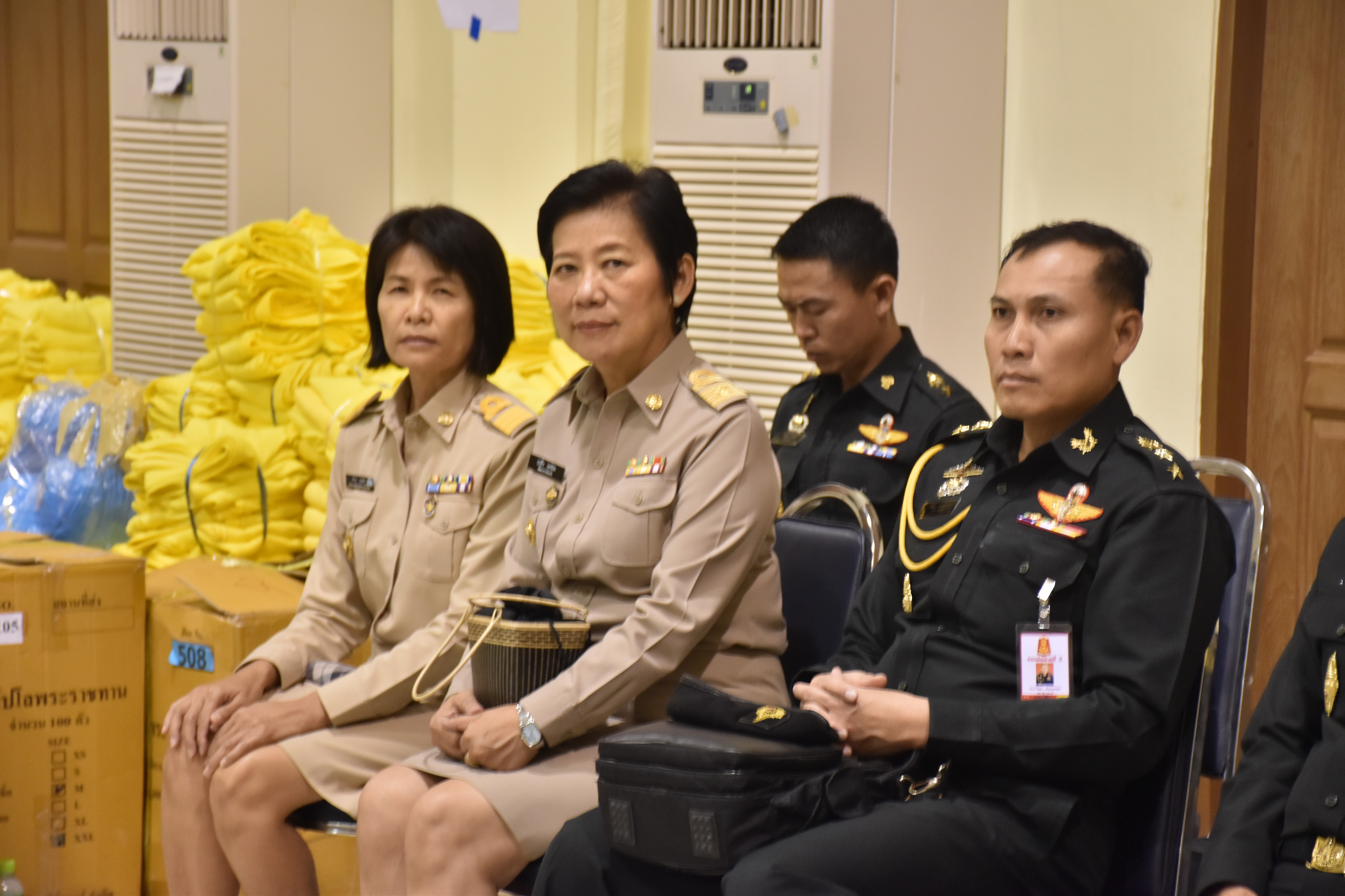 18 ตุลาคม 2560 พลโทธรากร ธรรมวินทร แม่ทัพภาคที่ 2 พบปะจิตอาสาเฉพาะกิจฯ จังหวัดมหาสารคาม ณ หอประชุมศาลากลางจังหวัดมหาสารคาม