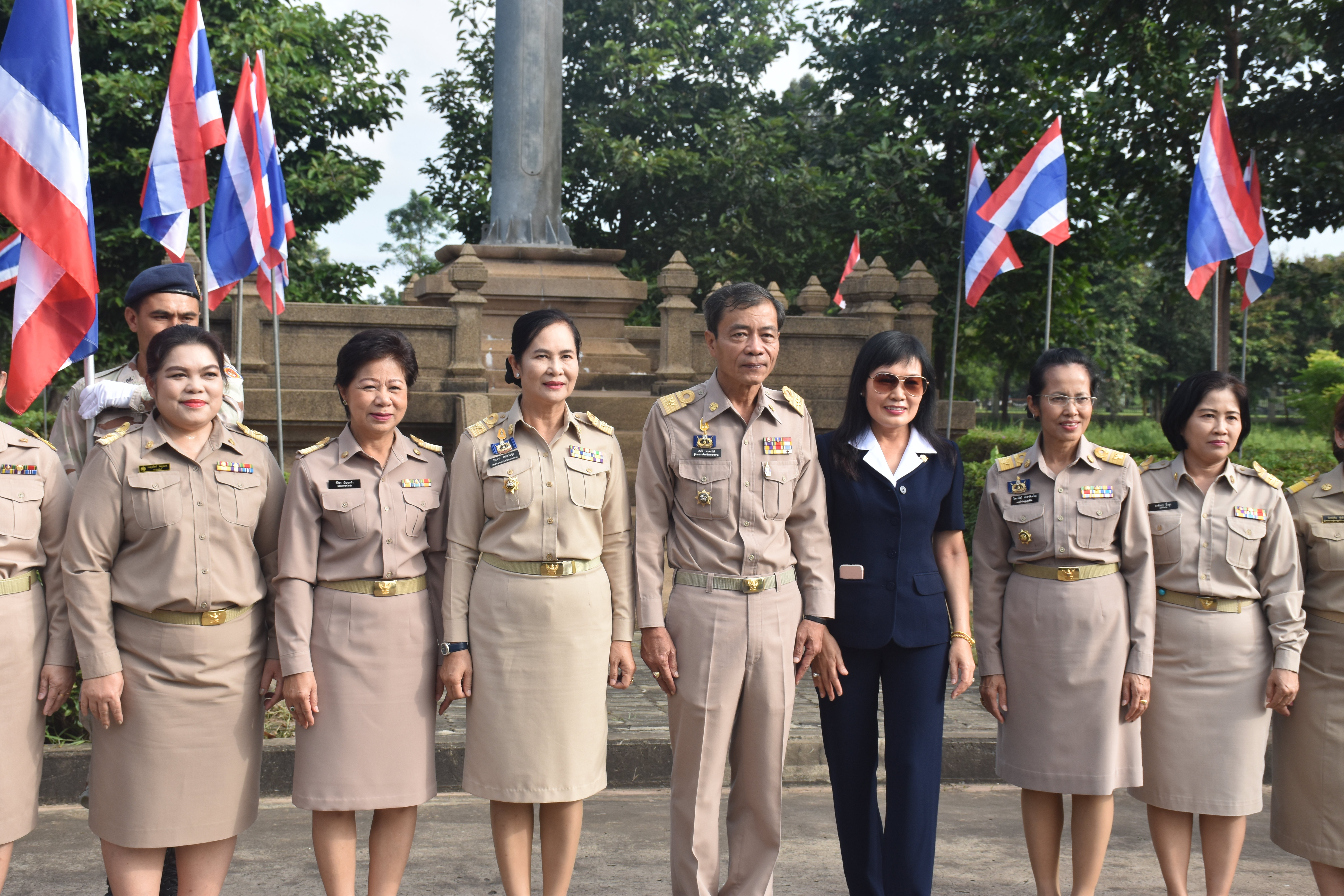28 กันยายน 2560 ผู้ว่าราชการจังหวัดมหาสารคาม เป็นประธานในพิธีเชิญธงชาติไทยและร้องเพลงชาติไทย เนื่องในวันพระราชทานธงชาติไทย และครบรอบ 100 ปีธงชาติไทย