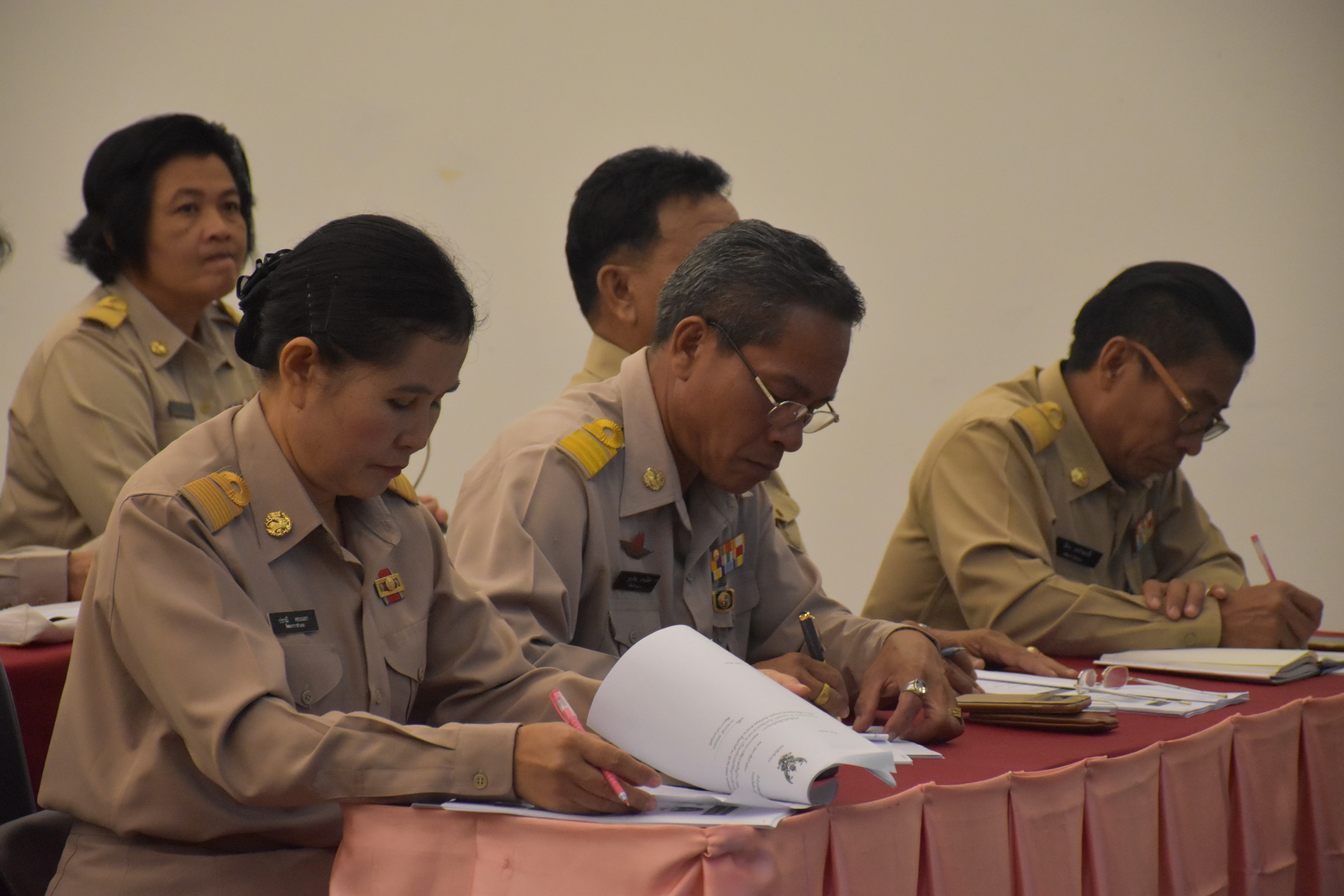 16 ตุลาคม 2560 โครงการการประชุมเชิงปฏิบัติการมอบนโนบายเพื่อเพิ่มประสิทธิภาพการขับเคลื่อนยุทธศาสตร์ กรมการพัฒนาชุมชน ประจำปีงบประมาณ พ.ศ.2561