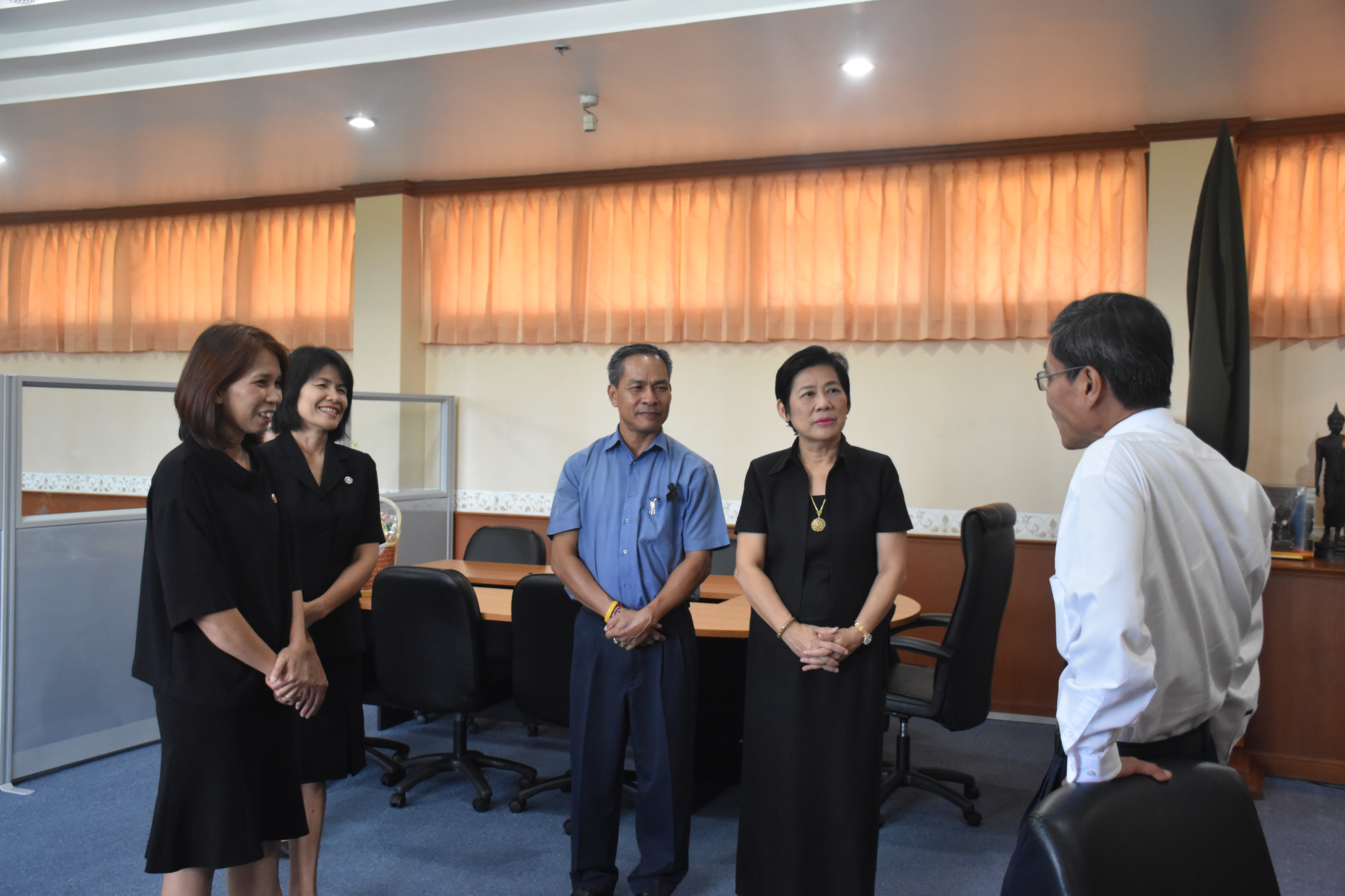 3 ตุลาคม 2560  นางบุญยิ่ง เทศน้อย พัฒนาการจังหวัดมหาสารคาม เข้ารายงานตัวต่อนายเสน่ห์ นนทะโชติ ผู้ว่าราชการจังหวัดมหาสารคาม ในโอกาสย้ายมาดำรงตำแหน่งพัฒนาการจังหวัดมหาสารคาม