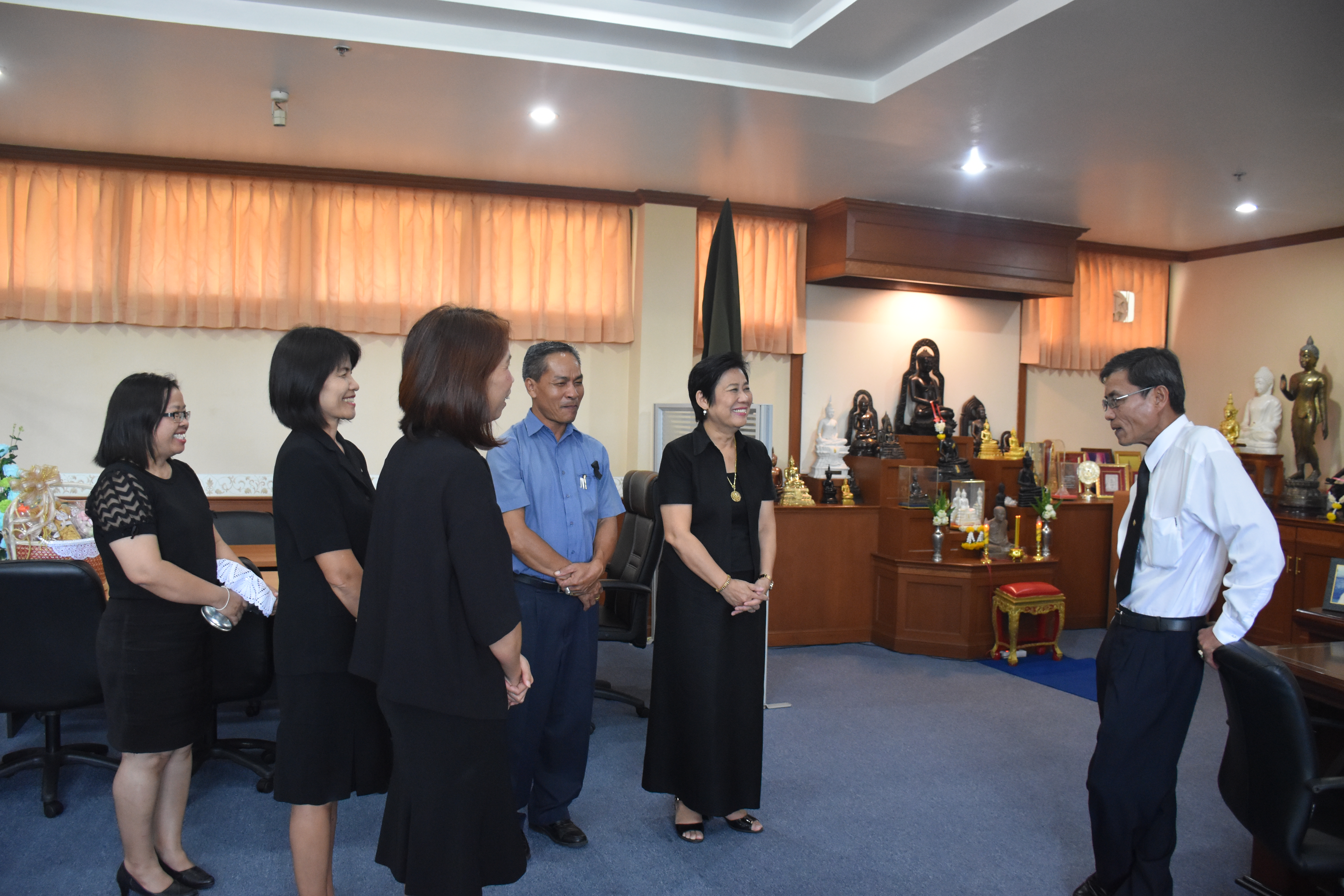 3 ตุลาคม 2560  นางบุญยิ่ง เทศน้อย พัฒนาการจังหวัดมหาสารคาม เข้ารายงานตัวต่อนายเสน่ห์ นนทะโชติ ผู้ว่าราชการจังหวัดมหาสารคาม ในโอกาสย้ายมาดำรงตำแหน่งพัฒนาการจังหวัดมหาสารคาม