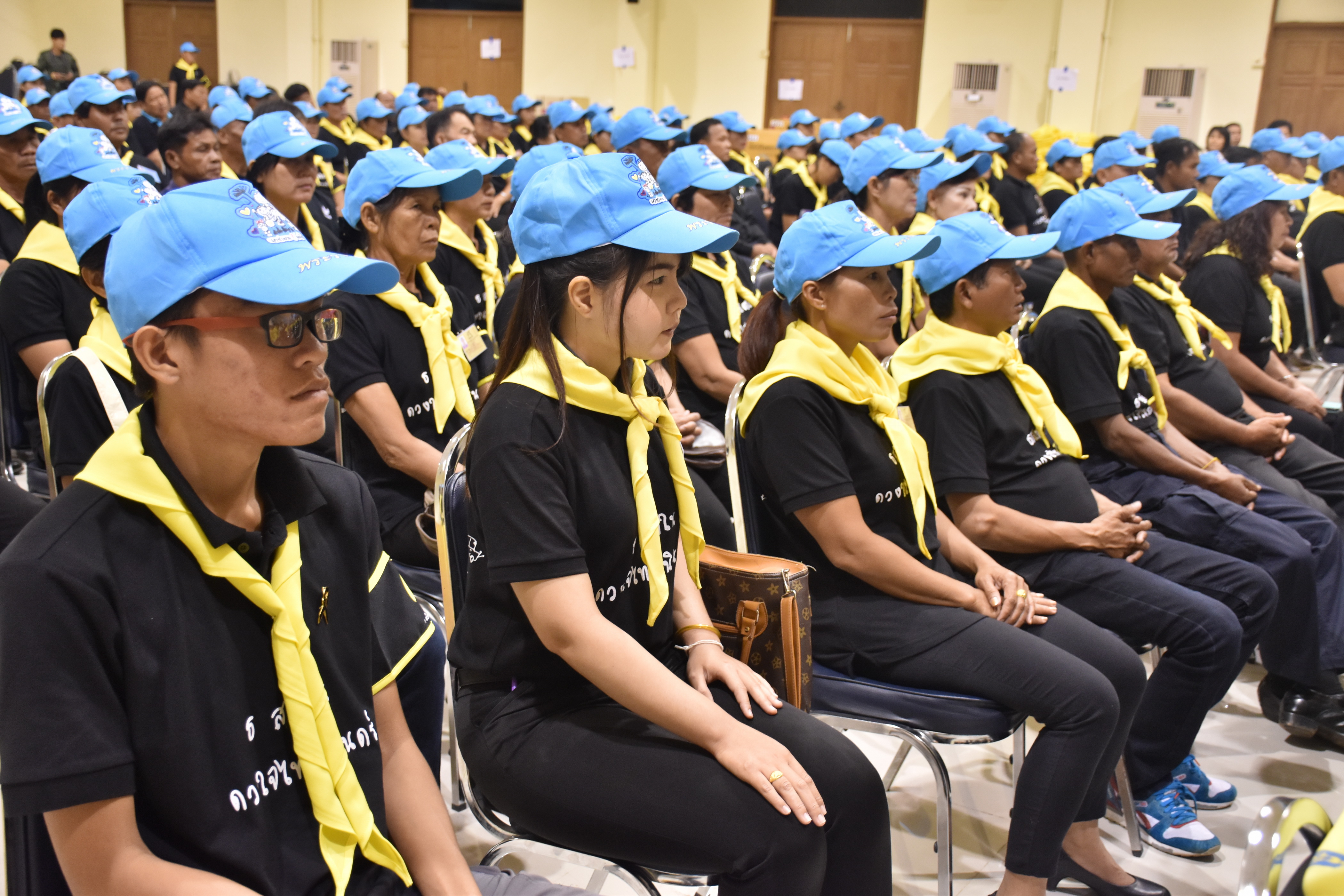 18 ตุลาคม 2560 พลโทธรากร ธรรมวินทร แม่ทัพภาคที่ 2 พบปะจิตอาสาเฉพาะกิจฯ จังหวัดมหาสารคาม ณ หอประชุมศาลากลางจังหวัดมหาสารคาม