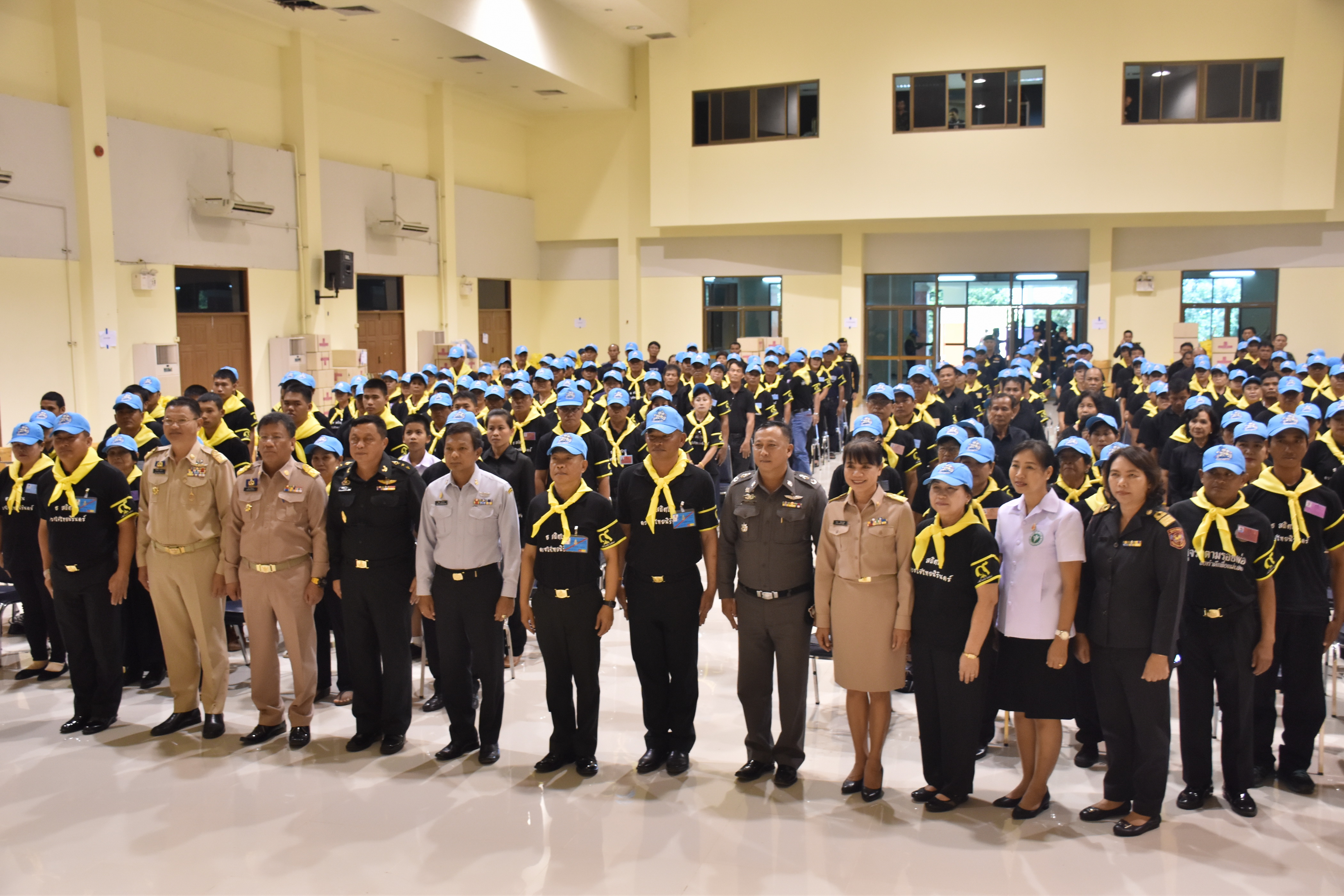 18 ตุลาคม 2560 พลโทธรากร ธรรมวินทร แม่ทัพภาคที่ 2 พบปะจิตอาสาเฉพาะกิจฯ จังหวัดมหาสารคาม ณ หอประชุมศาลากลางจังหวัดมหาสารคาม