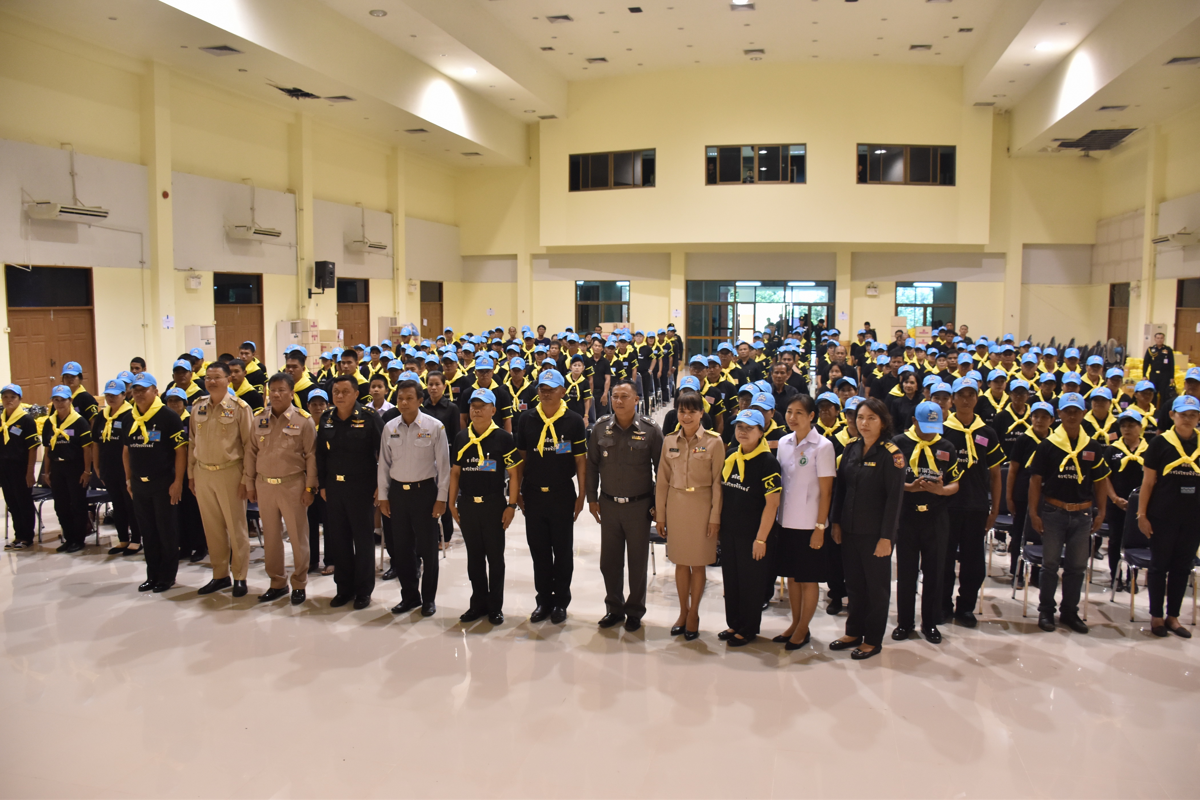 18 ตุลาคม 2560 พลโทธรากร ธรรมวินทร แม่ทัพภาคที่ 2 พบปะจิตอาสาเฉพาะกิจฯ จังหวัดมหาสารคาม ณ หอประชุมศาลากลางจังหวัดมหาสารคาม