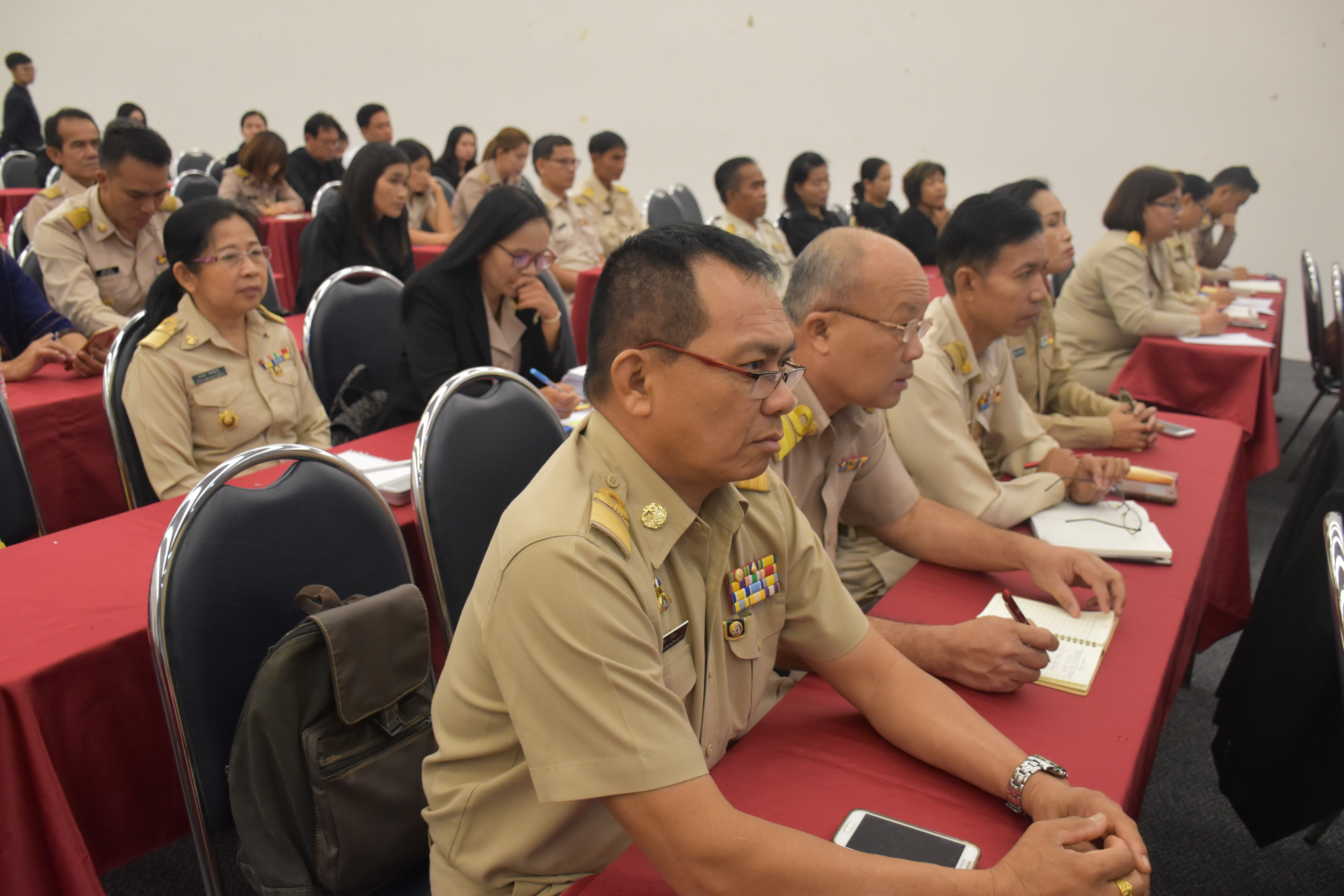 16 ตุลาคม 2560 โครงการการประชุมเชิงปฏิบัติการมอบนโนบายเพื่อเพิ่มประสิทธิภาพการขับเคลื่อนยุทธศาสตร์ กรมการพัฒนาชุมชน ประจำปีงบประมาณ พ.ศ.2561