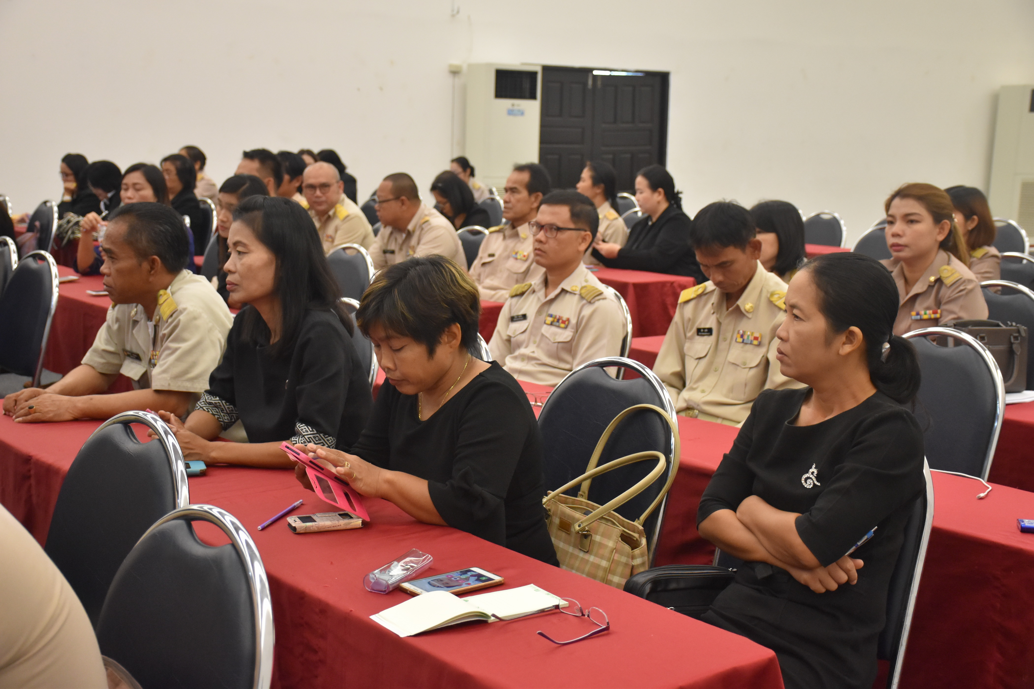 16 ตุลาคม 2560 โครงการการประชุมเชิงปฏิบัติการมอบนโนบายเพื่อเพิ่มประสิทธิภาพการขับเคลื่อนยุทธศาสตร์ กรมการพัฒนาชุมชน ประจำปีงบประมาณ พ.ศ.2561