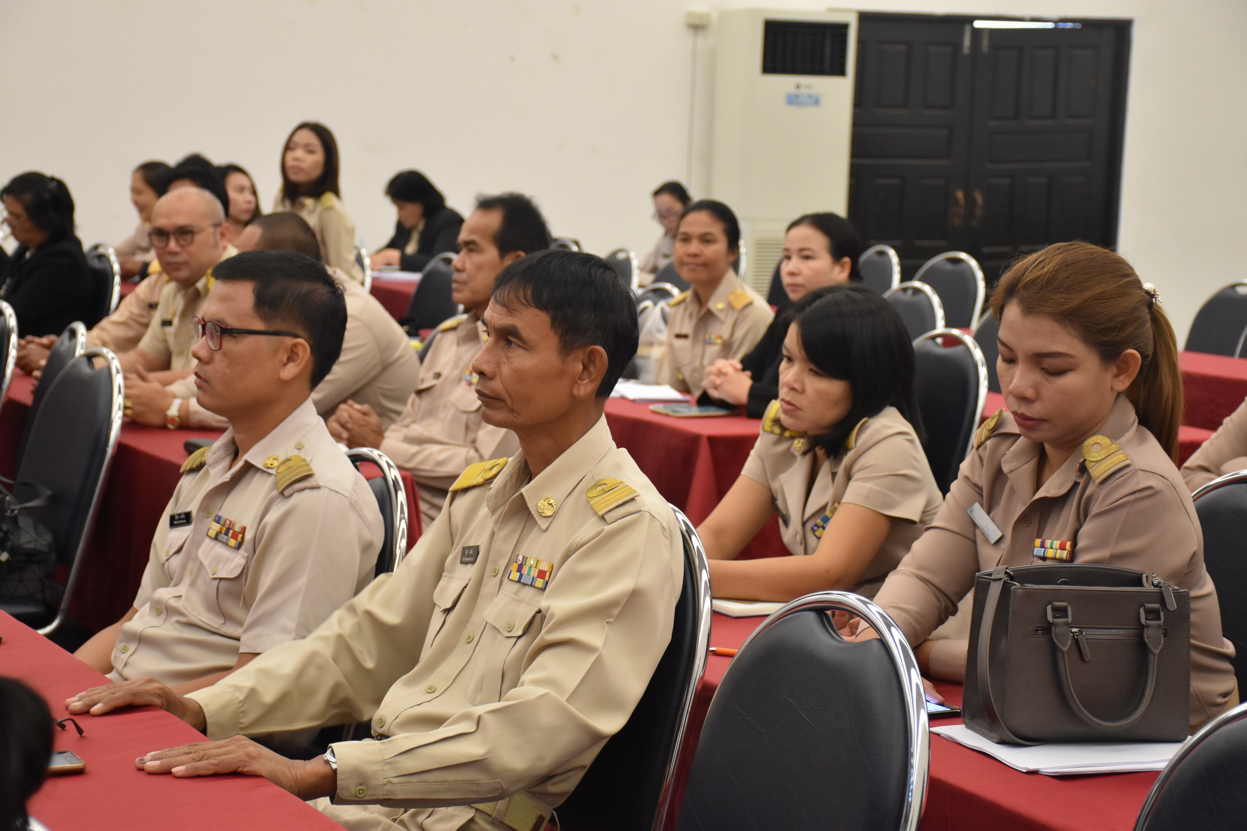 16 ตุลาคม 2560 โครงการการประชุมเชิงปฏิบัติการมอบนโนบายเพื่อเพิ่มประสิทธิภาพการขับเคลื่อนยุทธศาสตร์ กรมการพัฒนาชุมชน ประจำปีงบประมาณ พ.ศ.2561