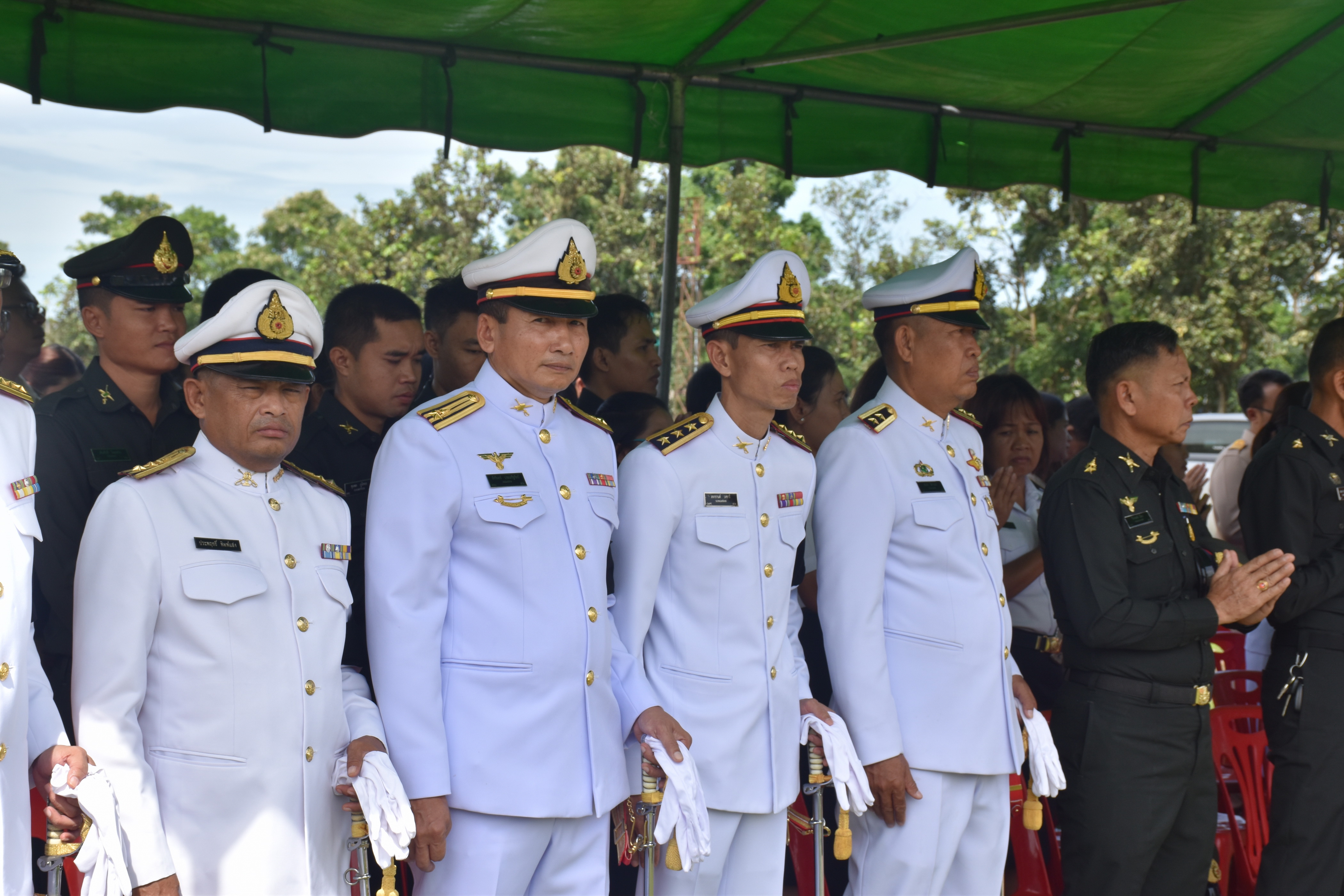 9 ตุลาคม 2560 เวลา 09.39 น. พิธีอัญเชิญนพปฎลสุวรรณฉัตร (ฉัตรทอง 9 ชั้น) ขึ้นประดิษฐานบนพระเมรุมาศจำลอง ณ บริเวณสนามหน้าศาลากลางจังหวัดมหาสารคาม