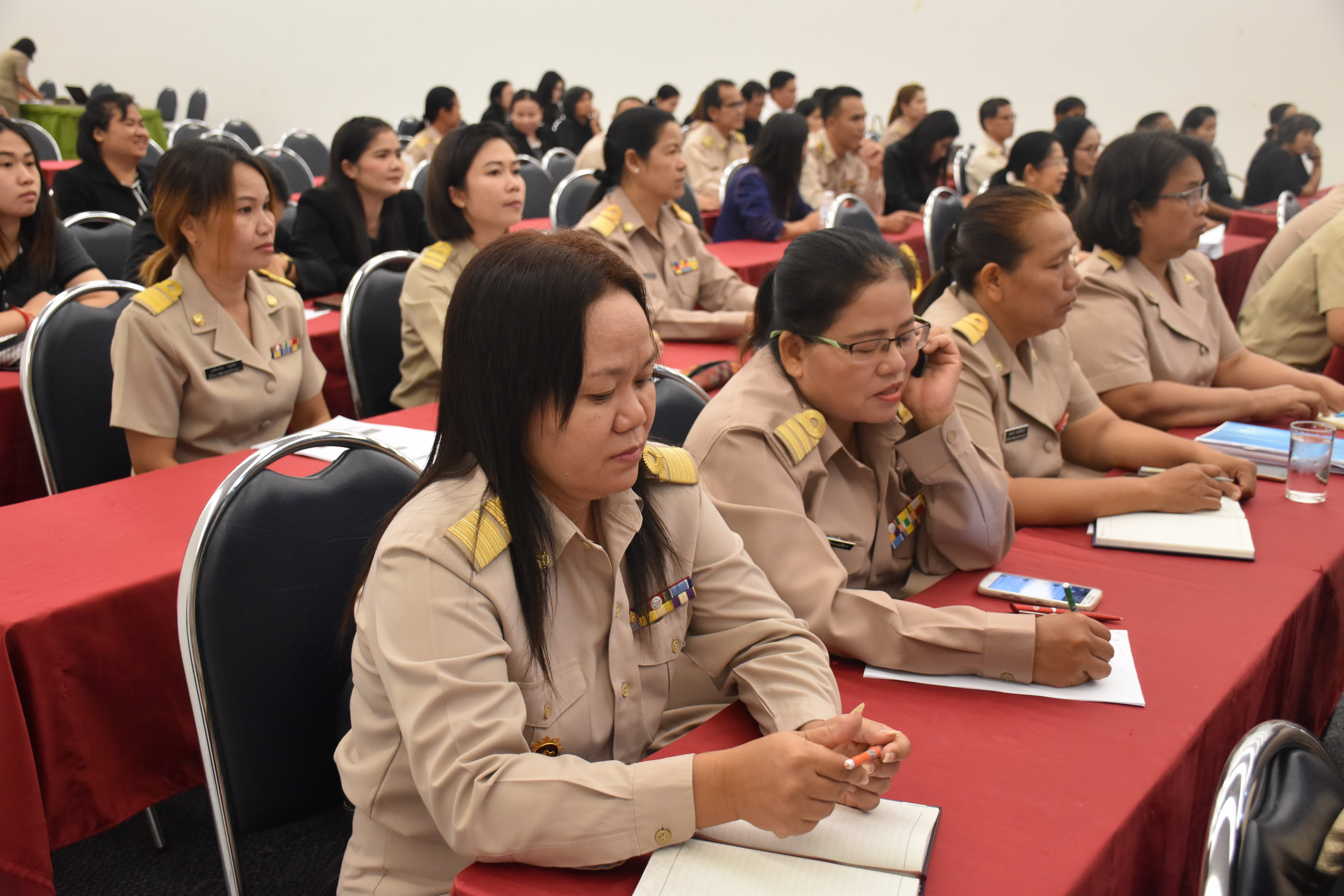 16 ตุลาคม 2560 โครงการการประชุมเชิงปฏิบัติการมอบนโนบายเพื่อเพิ่มประสิทธิภาพการขับเคลื่อนยุทธศาสตร์ กรมการพัฒนาชุมชน ประจำปีงบประมาณ พ.ศ.2561