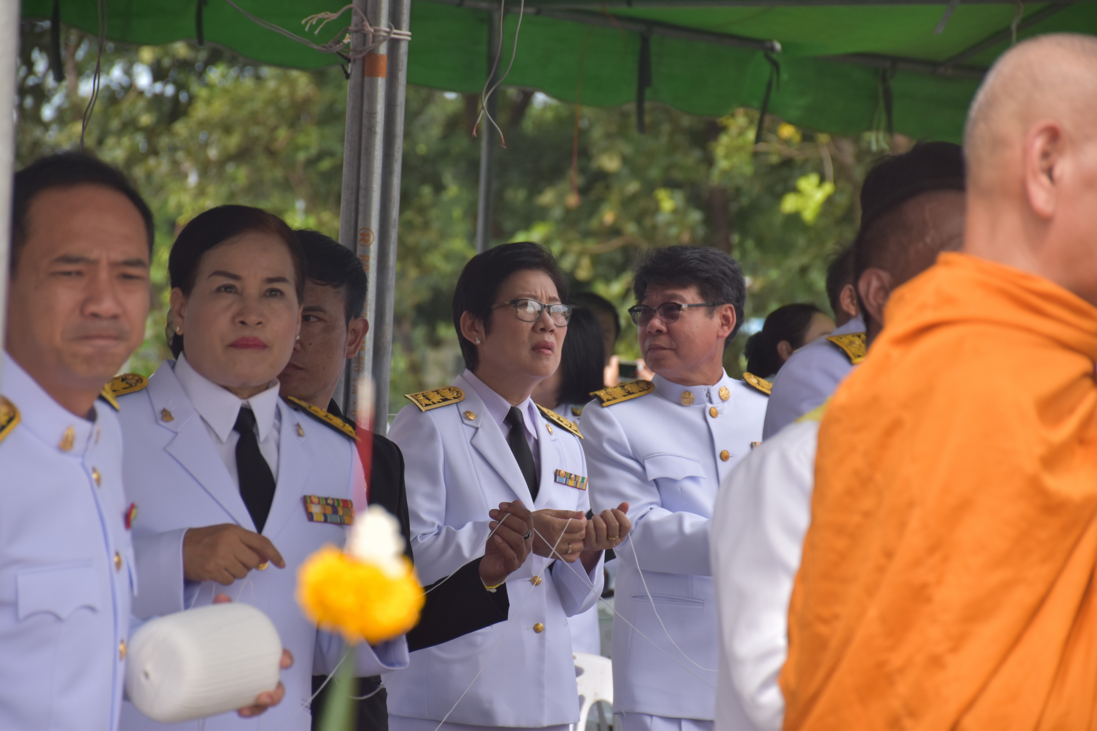 9 ตุลาคม 2560 เวลา 09.39 น. พิธีอัญเชิญนพปฎลสุวรรณฉัตร (ฉัตรทอง 9 ชั้น) ขึ้นประดิษฐานบนพระเมรุมาศจำลอง ณ บริเวณสนามหน้าศาลากลางจังหวัดมหาสารคาม