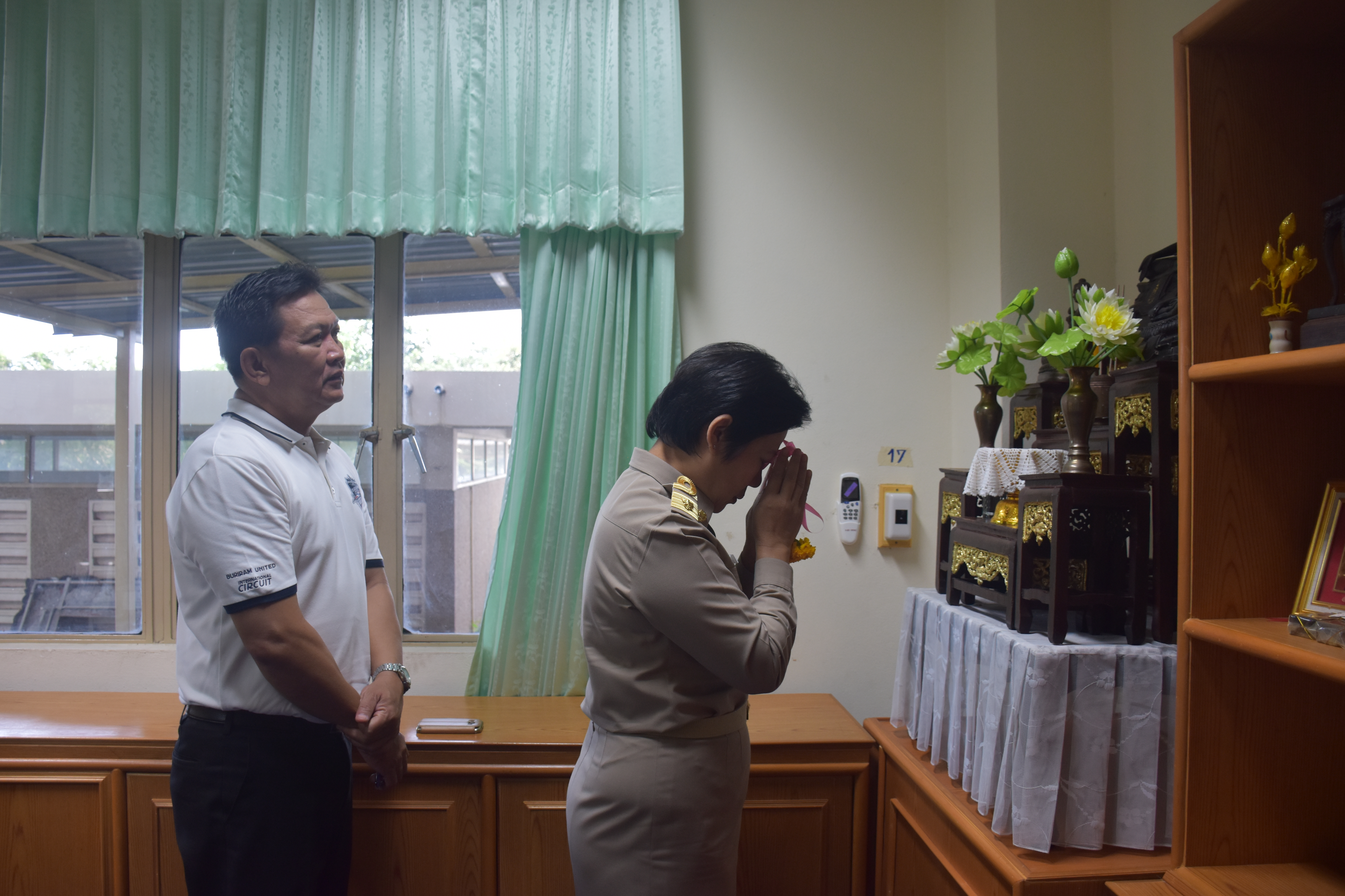 2 ตุลาคม 2560  นางบุญยิ่ง เทศน้อย พัฒนาการจังหวัดมหาสารคาม กราบสักการะสิ่งศักดิ์สิทธิ์ประจำจังหวัดมหาสารคาม เนื่องในโอกาสย้ายมาดำรงตำแหน่งพัฒนาการจังหวัดมหาสารคาม