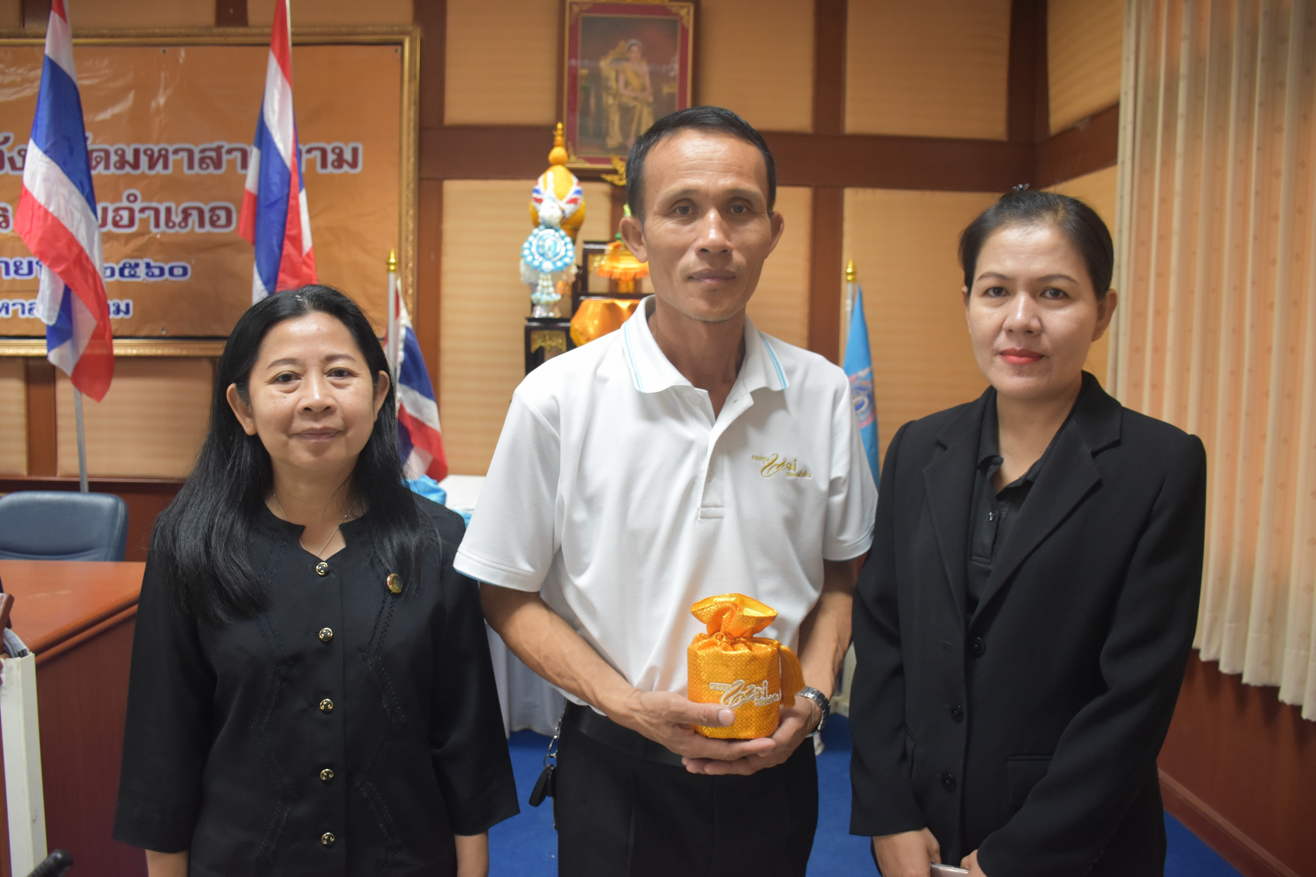 28 กันยายน 2560  นายเสน่ห์ นนทะโชติ ผู้ว่าราชการจังหวัดมหาสารคาม เป็นประธานการประชุมคณะกรมการจังหวัดมหาสารคาม หัวหน้าส่วนราชการ นายอำเภอ ประจำเดือนกันยายน