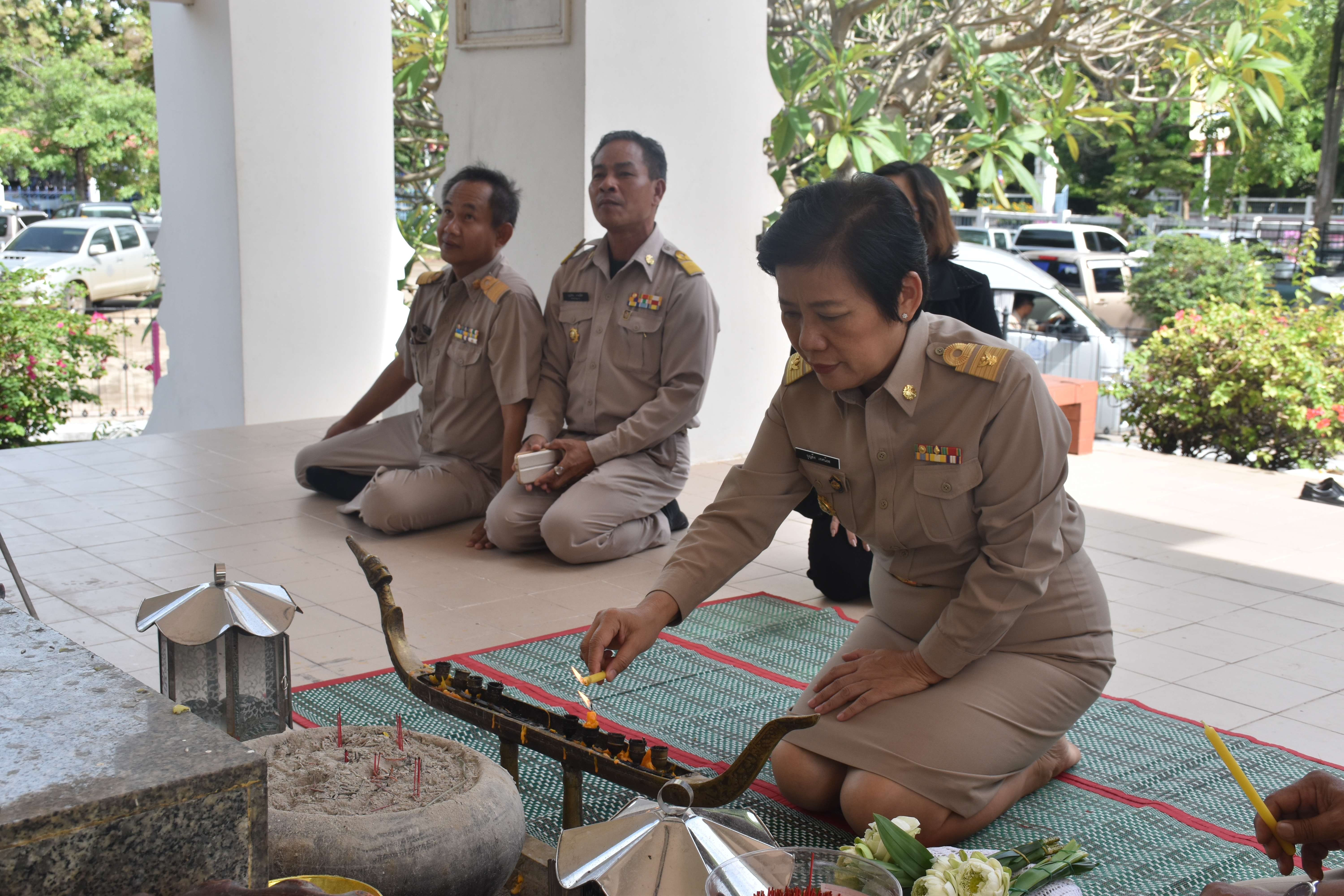2 ตุลาคม 2560  นางบุญยิ่ง เทศน้อย พัฒนาการจังหวัดมหาสารคาม กราบสักการะสิ่งศักดิ์สิทธิ์ประจำจังหวัดมหาสารคาม เนื่องในโอกาสย้ายมาดำรงตำแหน่งพัฒนาการจังหวัดมหาสารคาม